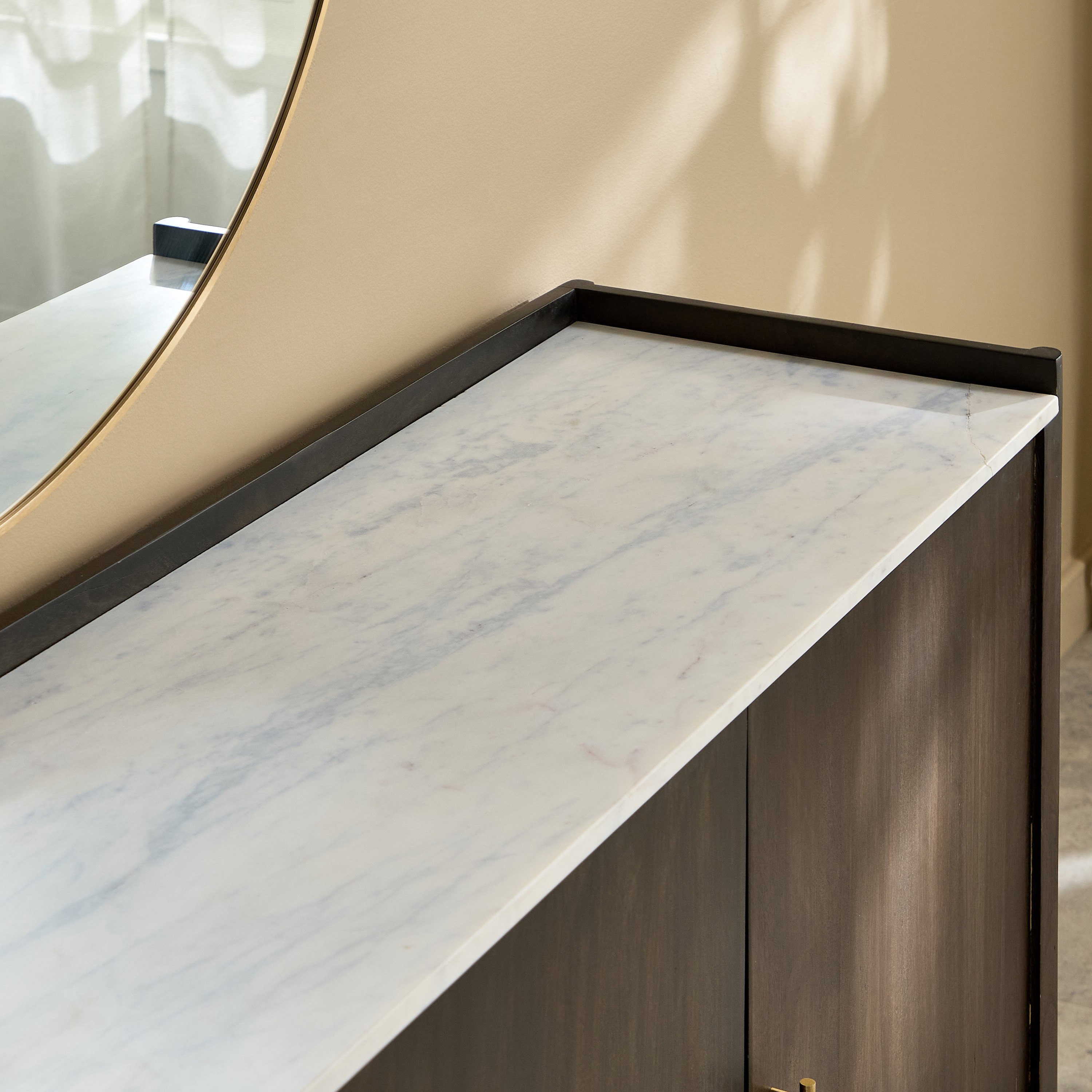 خزانة جانبية 3 أبواب بسطح من الرخام الأصلي - بلاكس من فيندرا -hbxfurniture-diningroom-buffetsandsideboards-image-4