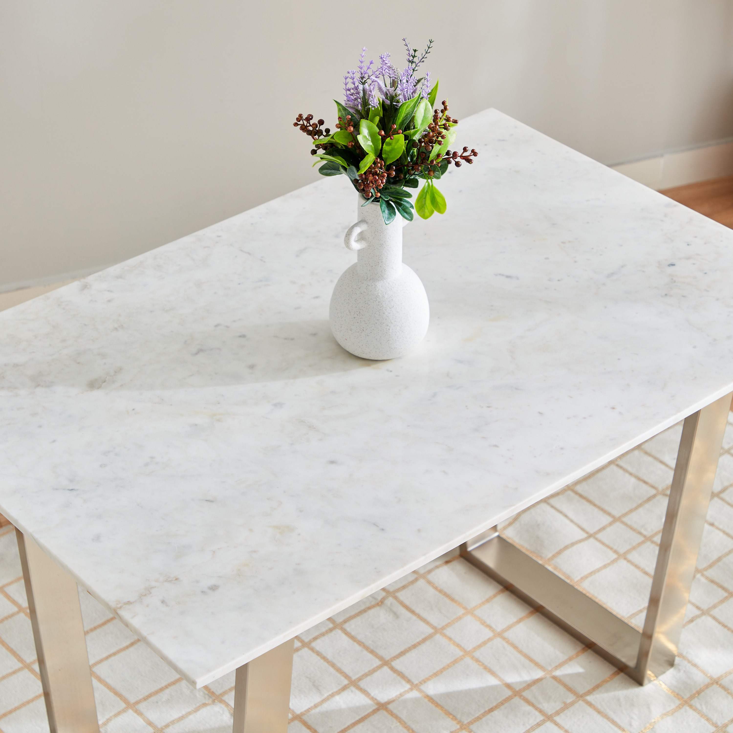 طاولة سفرة 4 مقاعد بسطح رخام أصلي من سلفرادو-hbxfurniture-diningtablesandsets-diningtables-fourseater-image-3