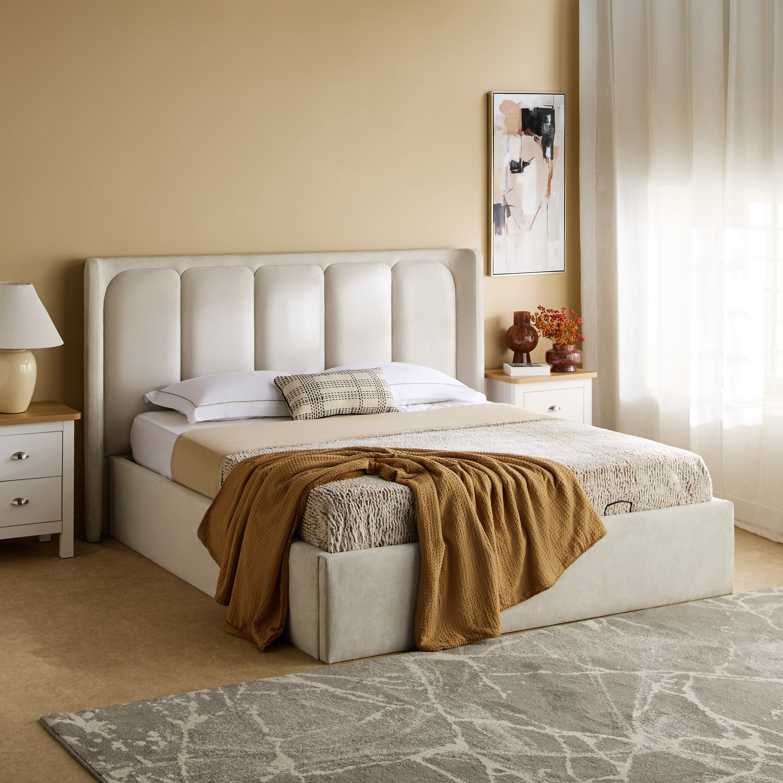 Hampton Upholstered Hydraulic Storage King Bed Base - 180x200 cm-PROMO_HB_UAE_HBX10_250526-image-9