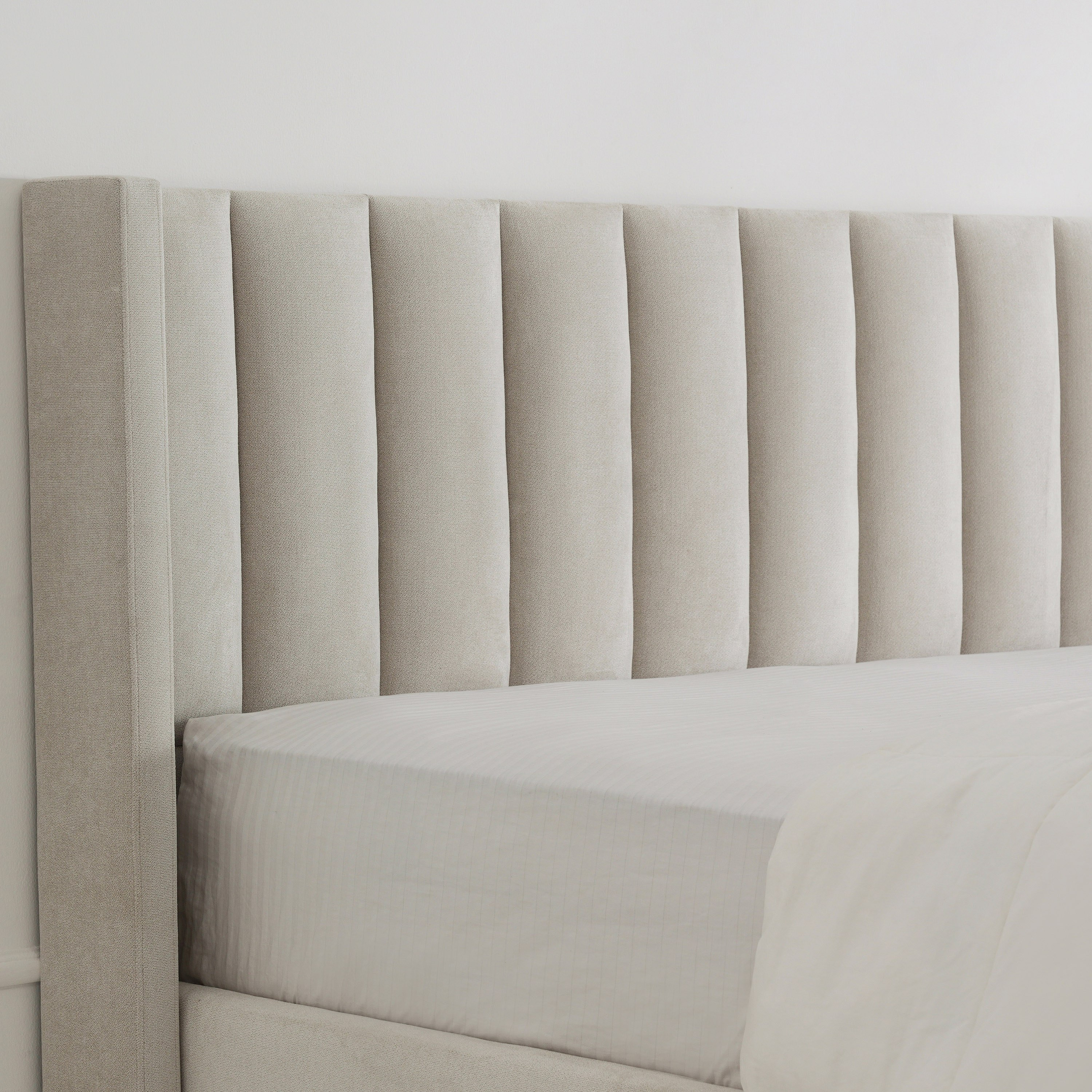 لوح سرير كينج رأسي منجد من هامبتون كليونا - 180x200 سم-hbxfurniture-bedsandbedsets-beds-king-image-3