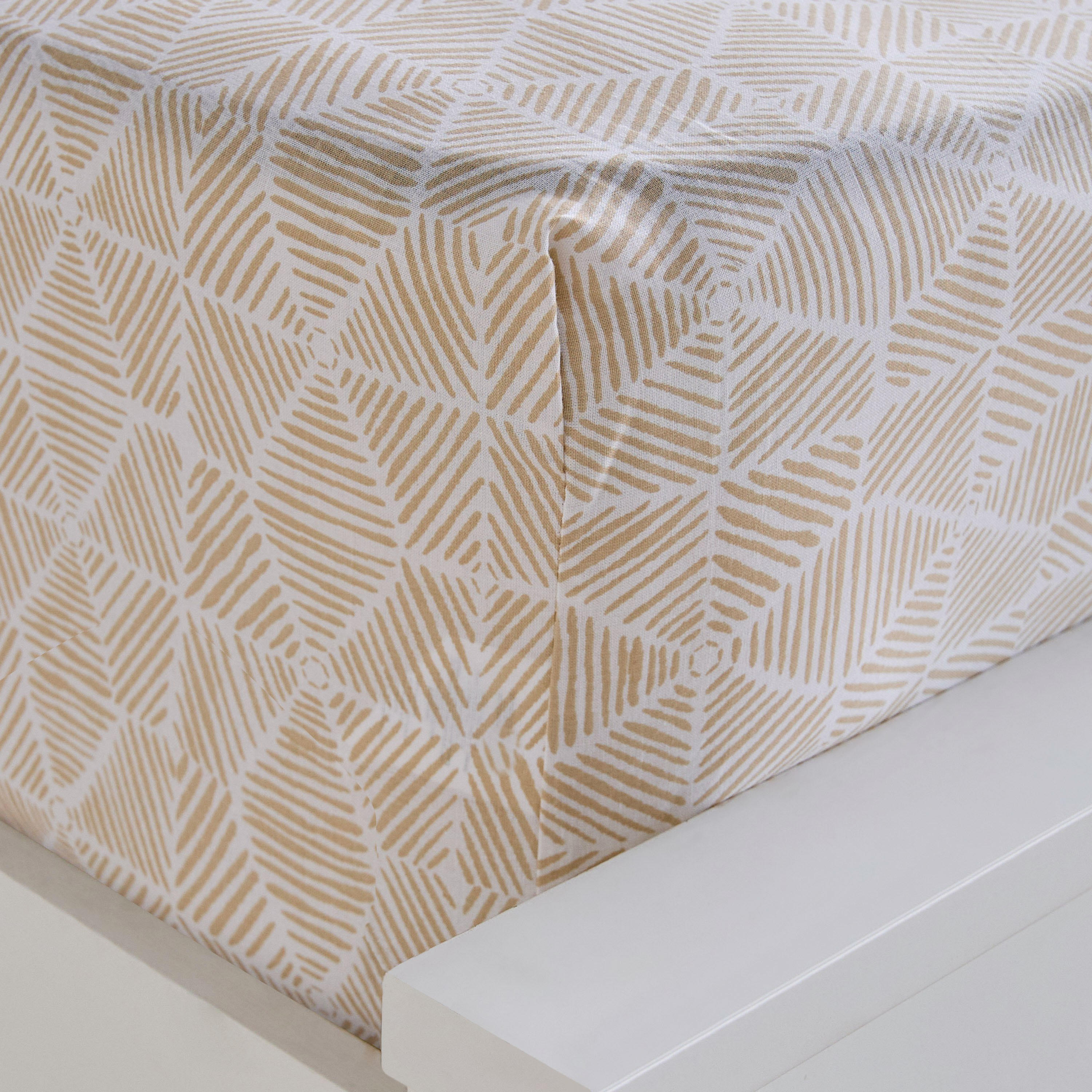 شرشف مطاطي سوبر كينج قطن بطبعات بيرنلي من ماديسون - 200x200+30 سم-hbxhomeware-hbxbedroom-image-5