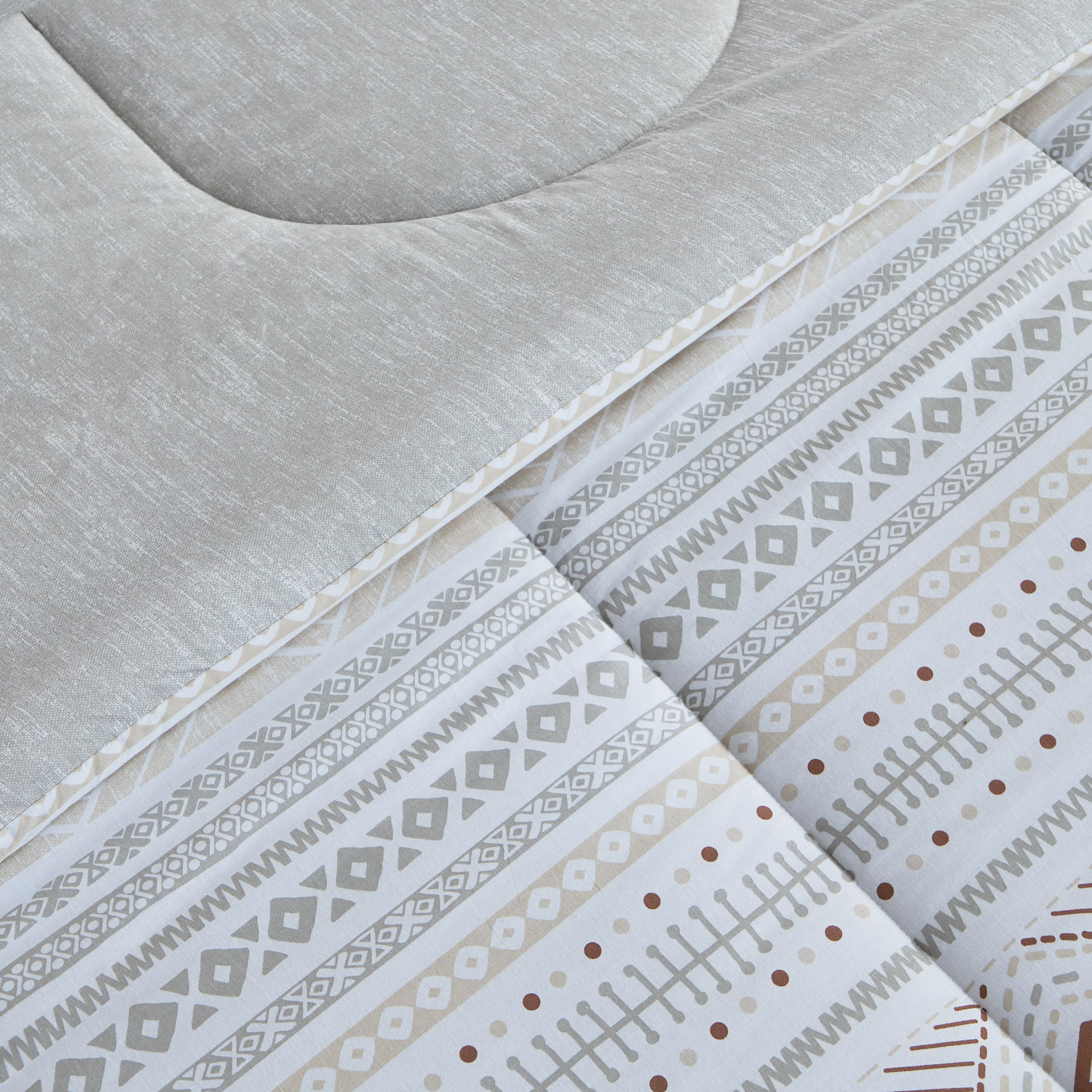 طقم لحاف سوبر كينج قطن 9 قطع بطبعات من ماديسون لوتون - 240x240 سم-hbxhomeware-hbxbedroom-image-4
