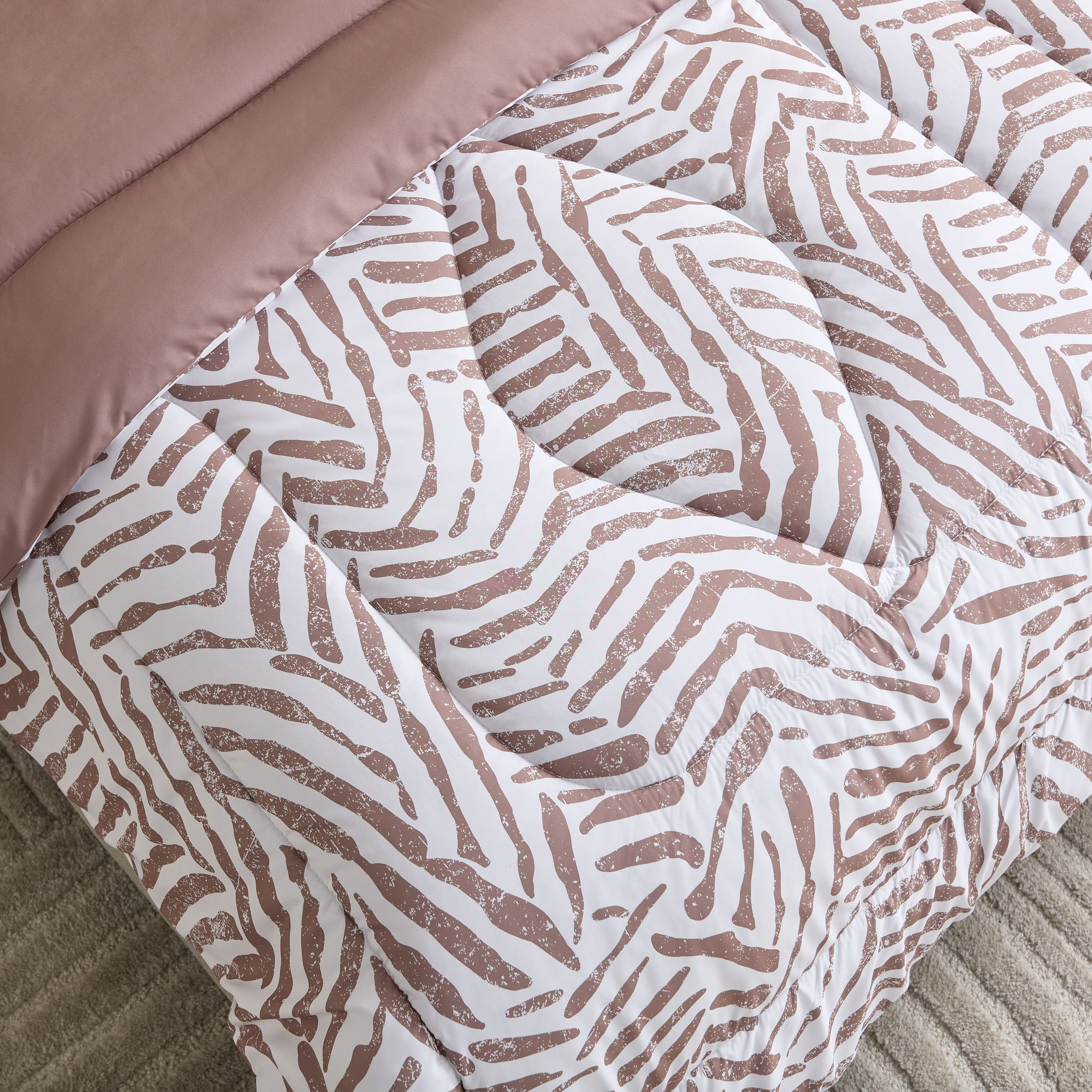 طقم لحاف توين من الألياف الدقيقة بطبعات 6 قطع ليو من هامبتون - 160x240 سم-hbxhomeware-hbxbedroom-image-5