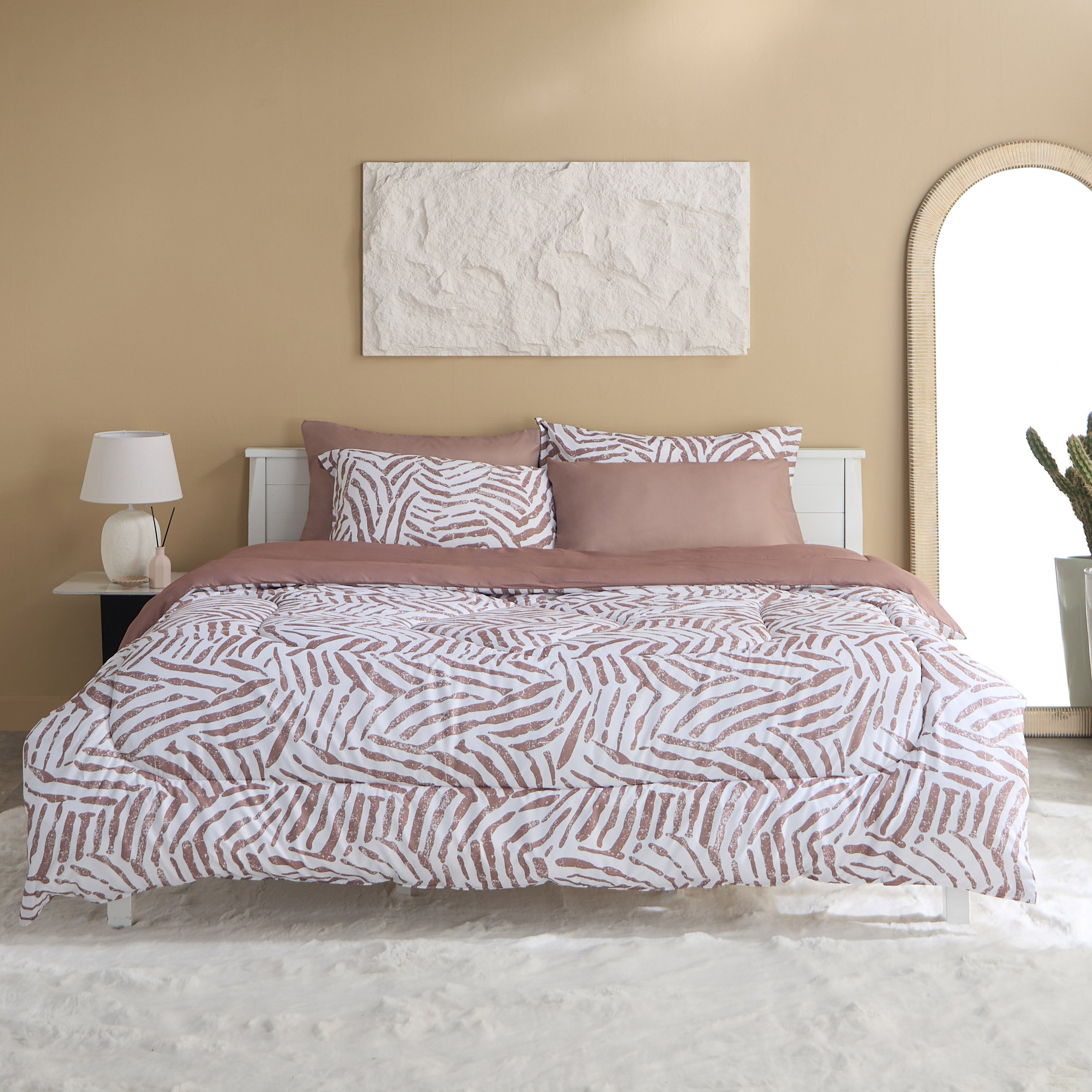طقم لحاف كينج من الألياف الدقيقة بطبعات 6 قطع ليو من هامبتون - 220x240 سم-hbxhomeware-hbxbedroom-image-3
