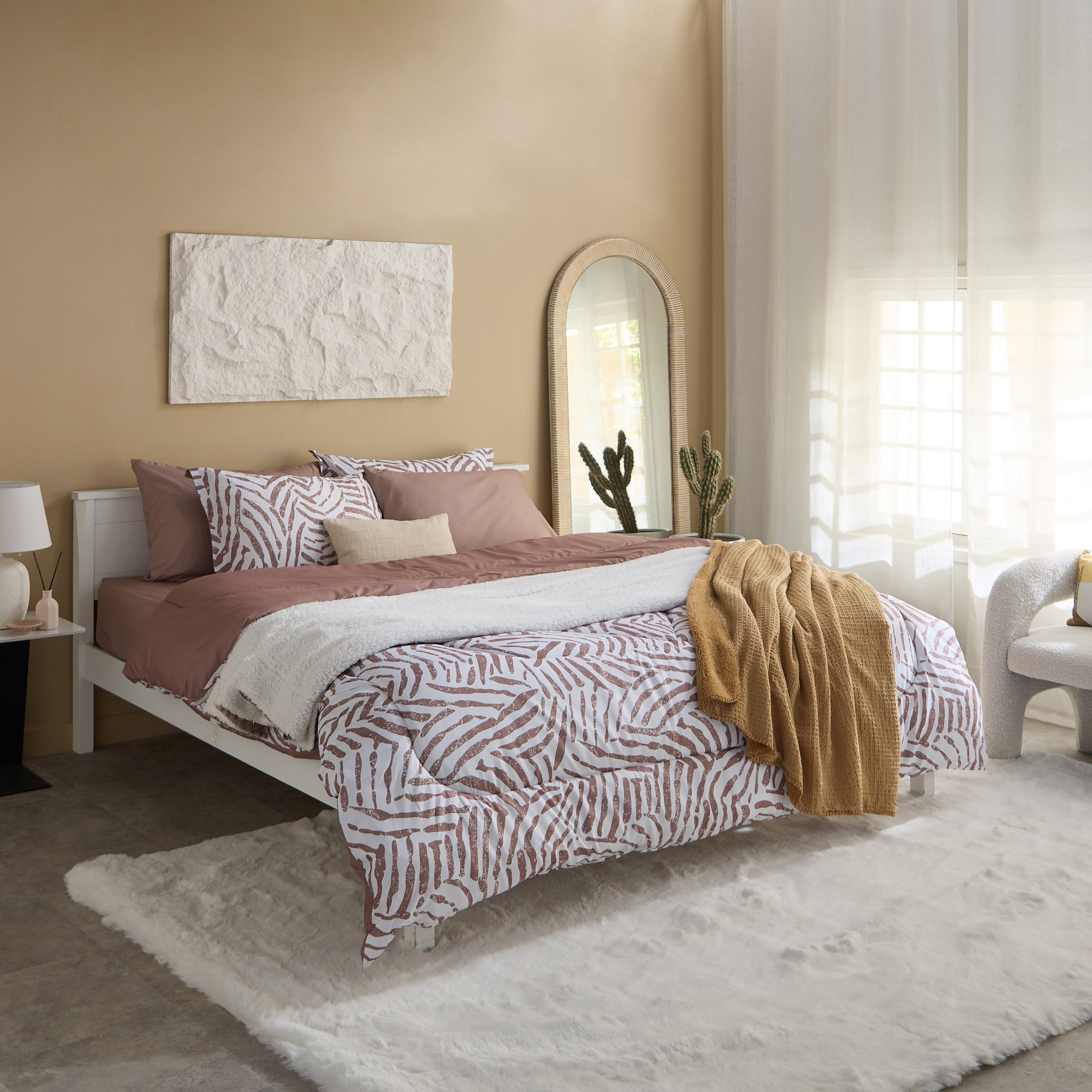 طقم لحاف سوبر كينج من الألياف الدقيقة بطبعات 6 قطع ليو من هامبتون - 240x260 سم-hbxhomeware-hbxbedroom-image-11