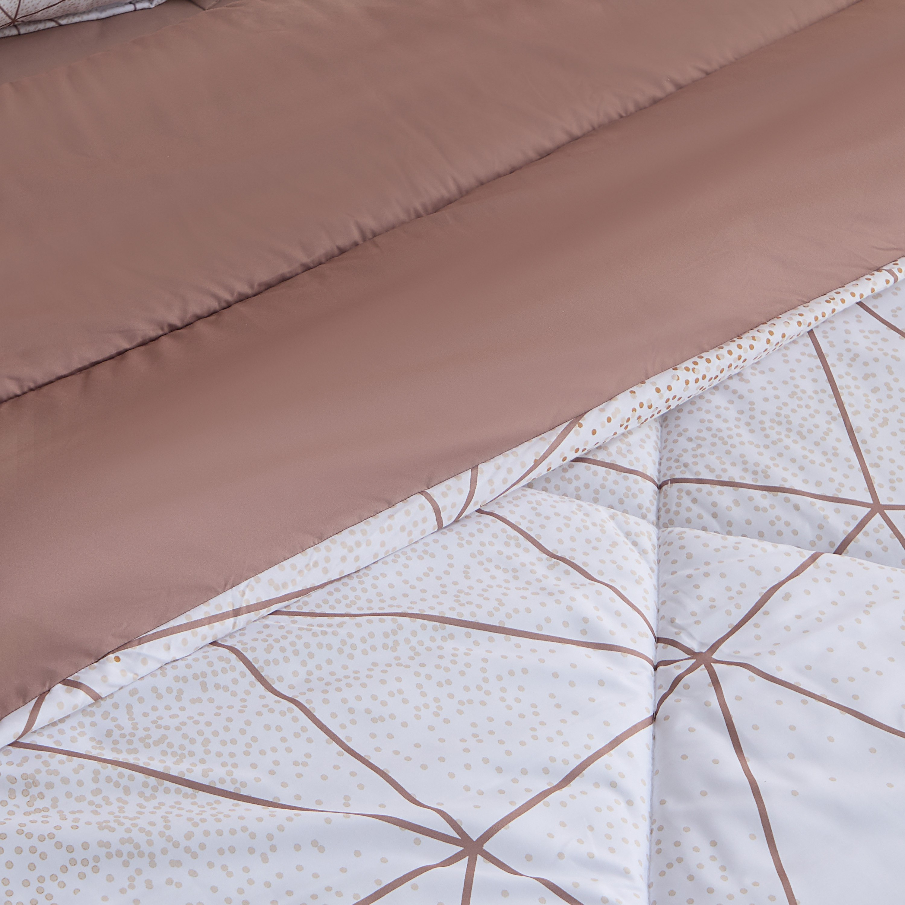 طقم لحاف سوبر كينج من الألياف الدقيقة بطبعات 6 قطع دوتري من هامبتون - 260x240 سم-hbxhomeware-hbxbedroom-image-4