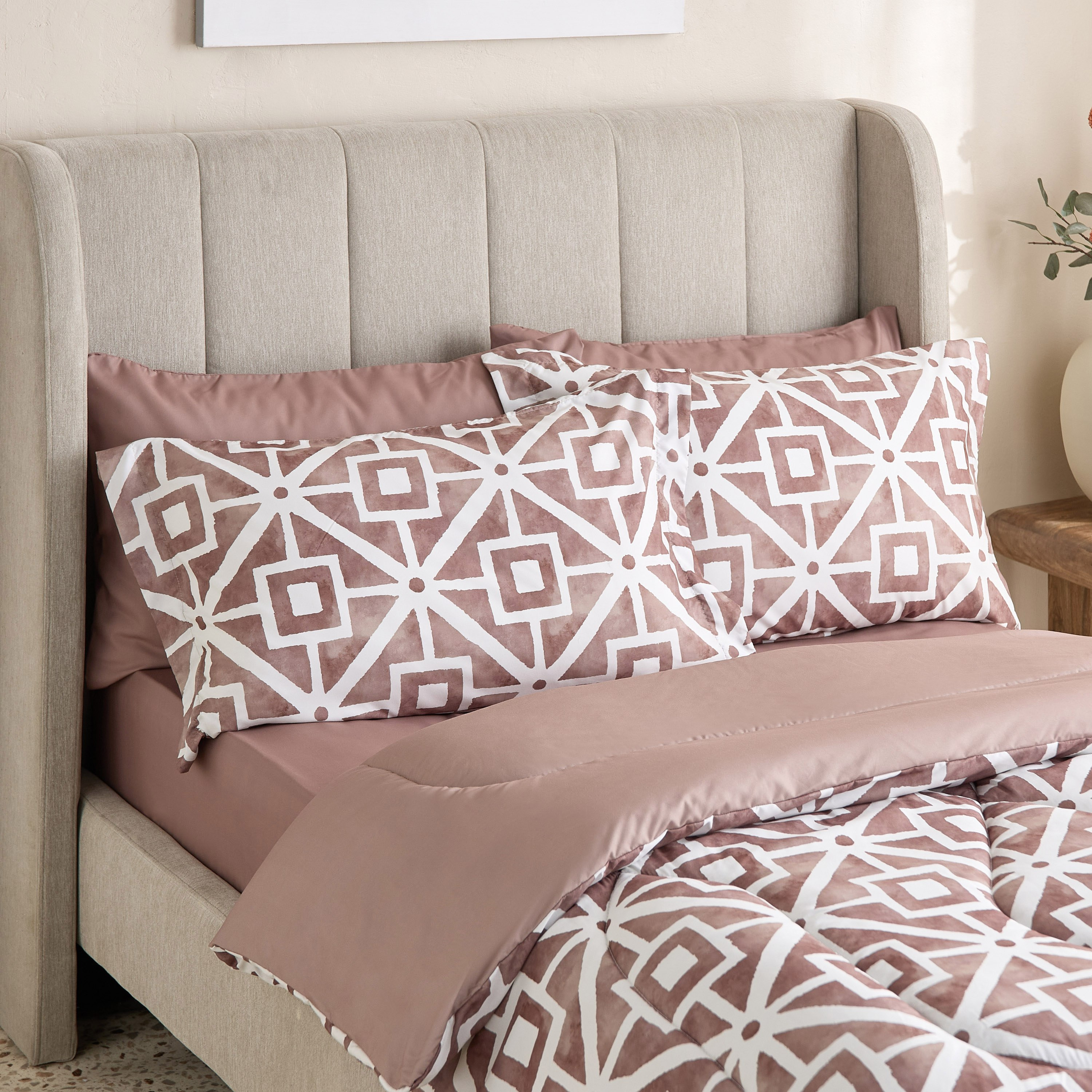 طقم لحاف توين من الألياف الدقيقة بطبعات من 6 قطع من هامبتون جيوفلو - 160x220 سم-hbxhomeware-hbxbedroom-image-1