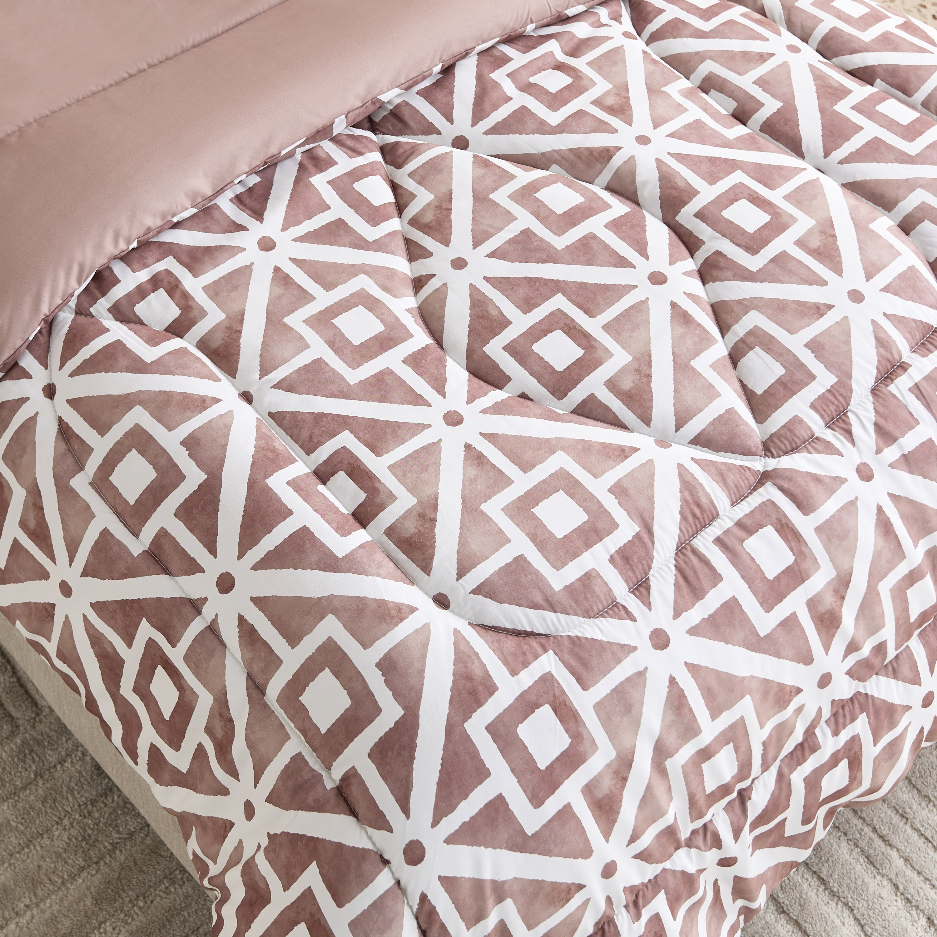 طقم لحاف توين من الألياف الدقيقة بطبعات من 6 قطع من هامبتون جيوفلو - 160x220 سم-hbxhomeware-hbxbedroom-image-5