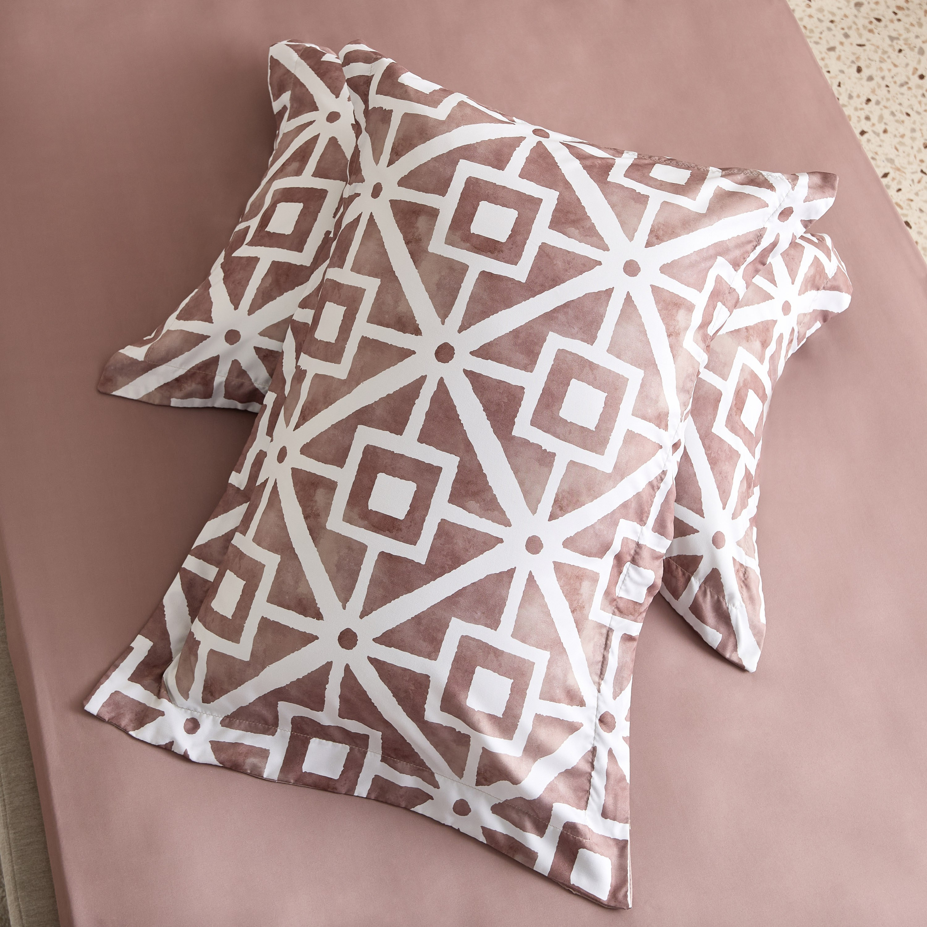 طقم لحاف توين من الألياف الدقيقة بطبعات من 6 قطع من هامبتون جيوفلو - 160x220 سم-hbxhomeware-hbxbedroom-image-7