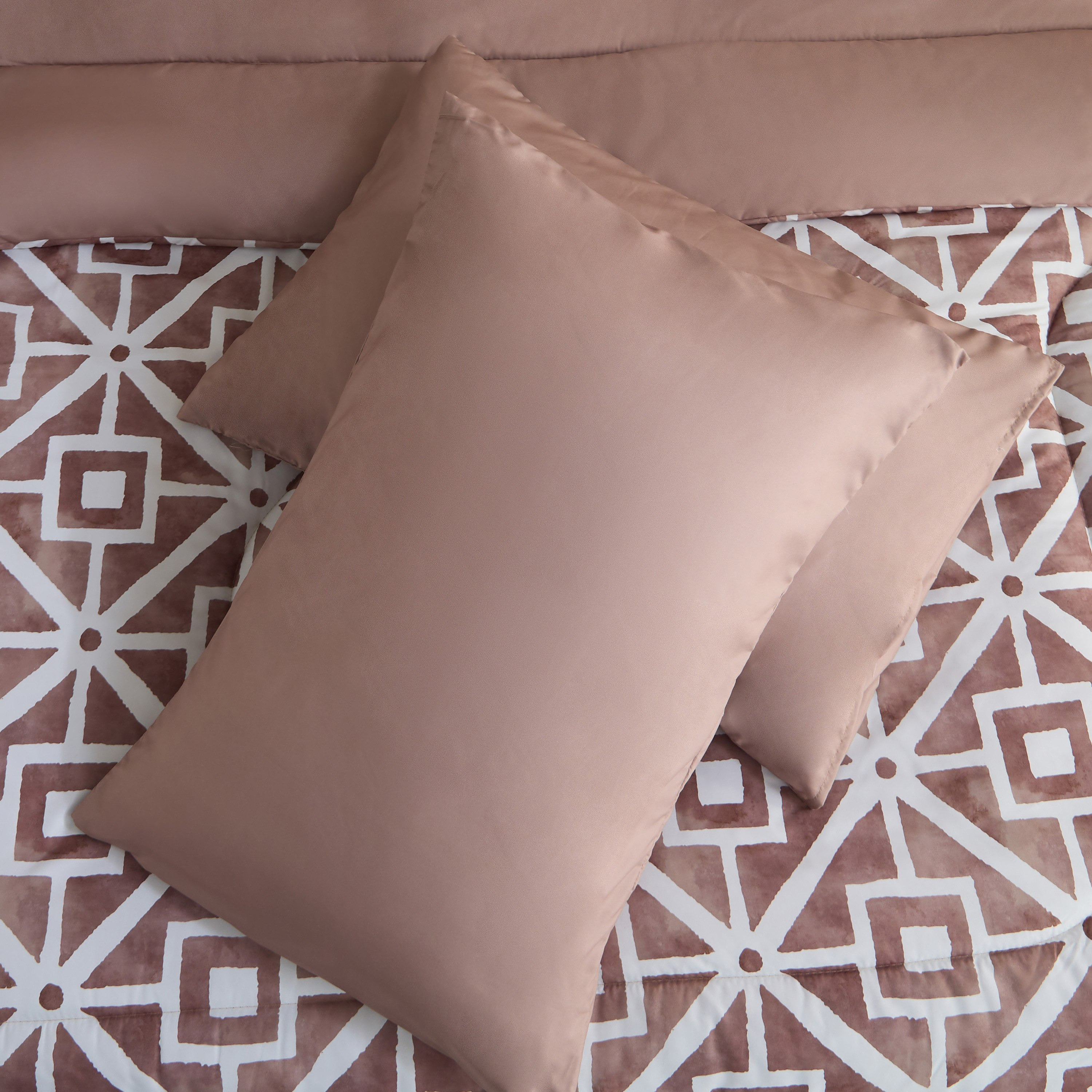 طقم لحاف كينج من الألياف الدقيقة بطبعات 6 قطع جيوفلو من هامبتون - 220x240 سم-hbxhomeware-hbxbedroom-image-6