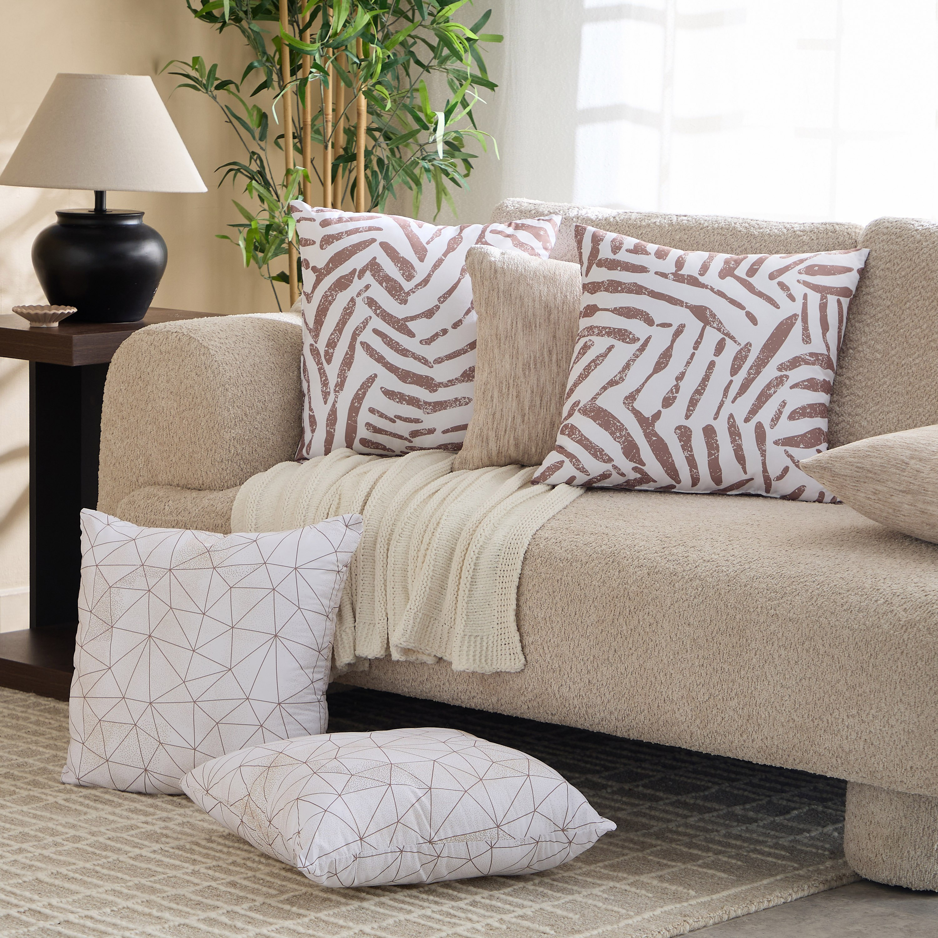 طقم وسائد بطبعات من الألياف الدقيقة قطعتين من هامبتون ليو - 45x45 سم-hbxhomeware-hbxbedroom-image-4