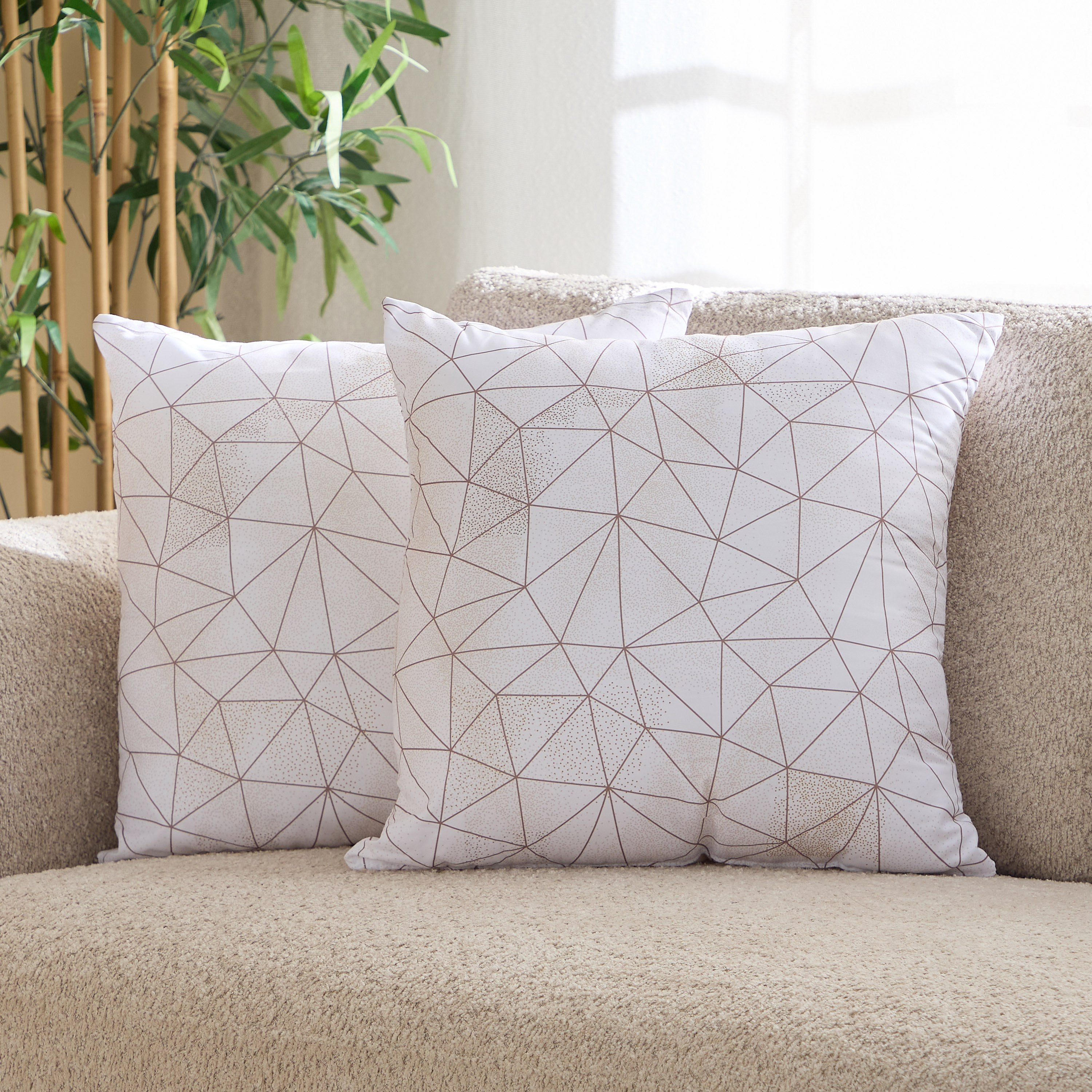 طقم وسائد بطبعات من الألياف الدقيقة قطعتين من هامبتون دوتري - 45x45 سم-hbxhomeware-hbxbedroom-image-1