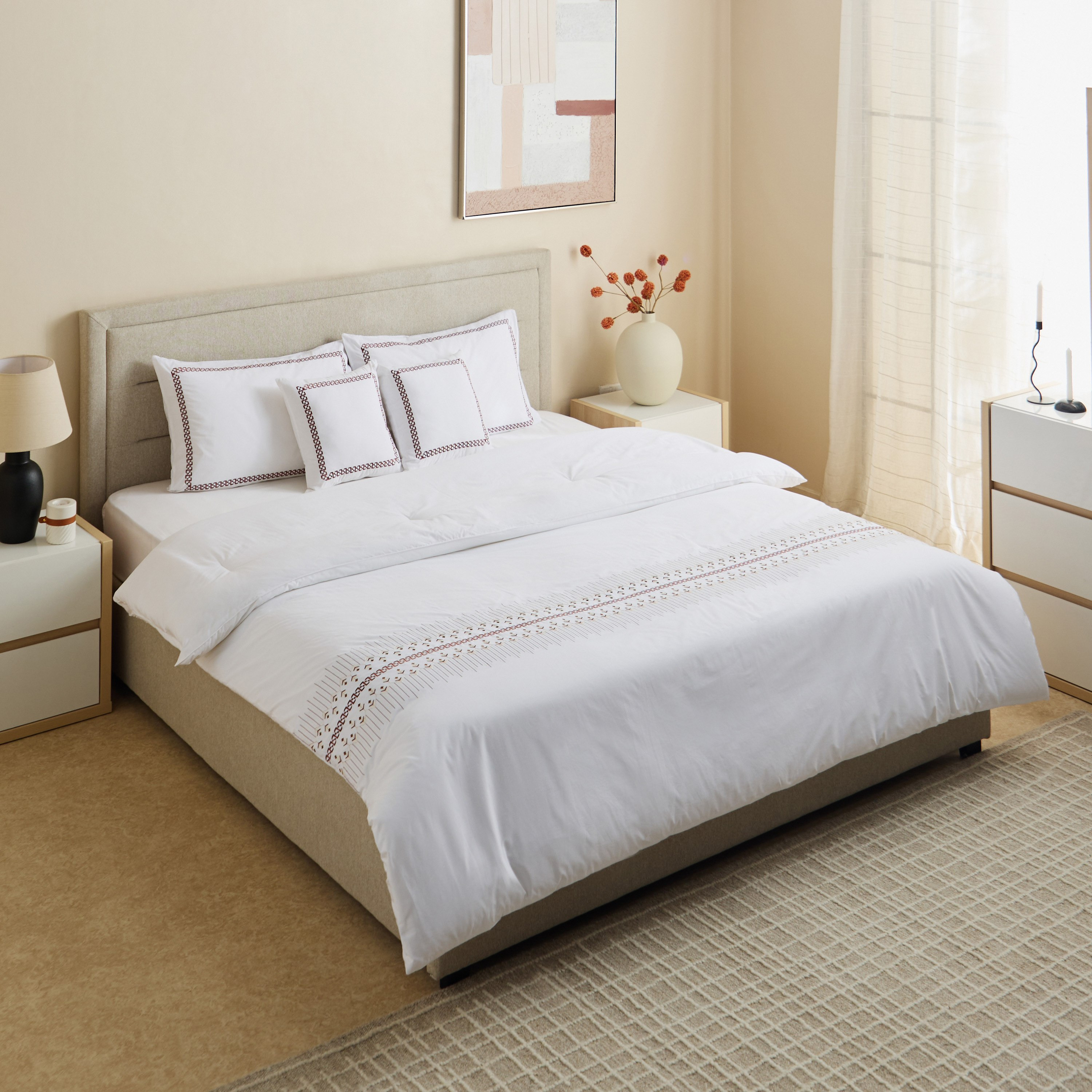 طقم لحاف كينج قطن بحواف مطرزة 5 قطع جراندي أفوردابلز من وايت هيفن - 220x240 سم-hbxhomeware-hbxbedroom-image-2