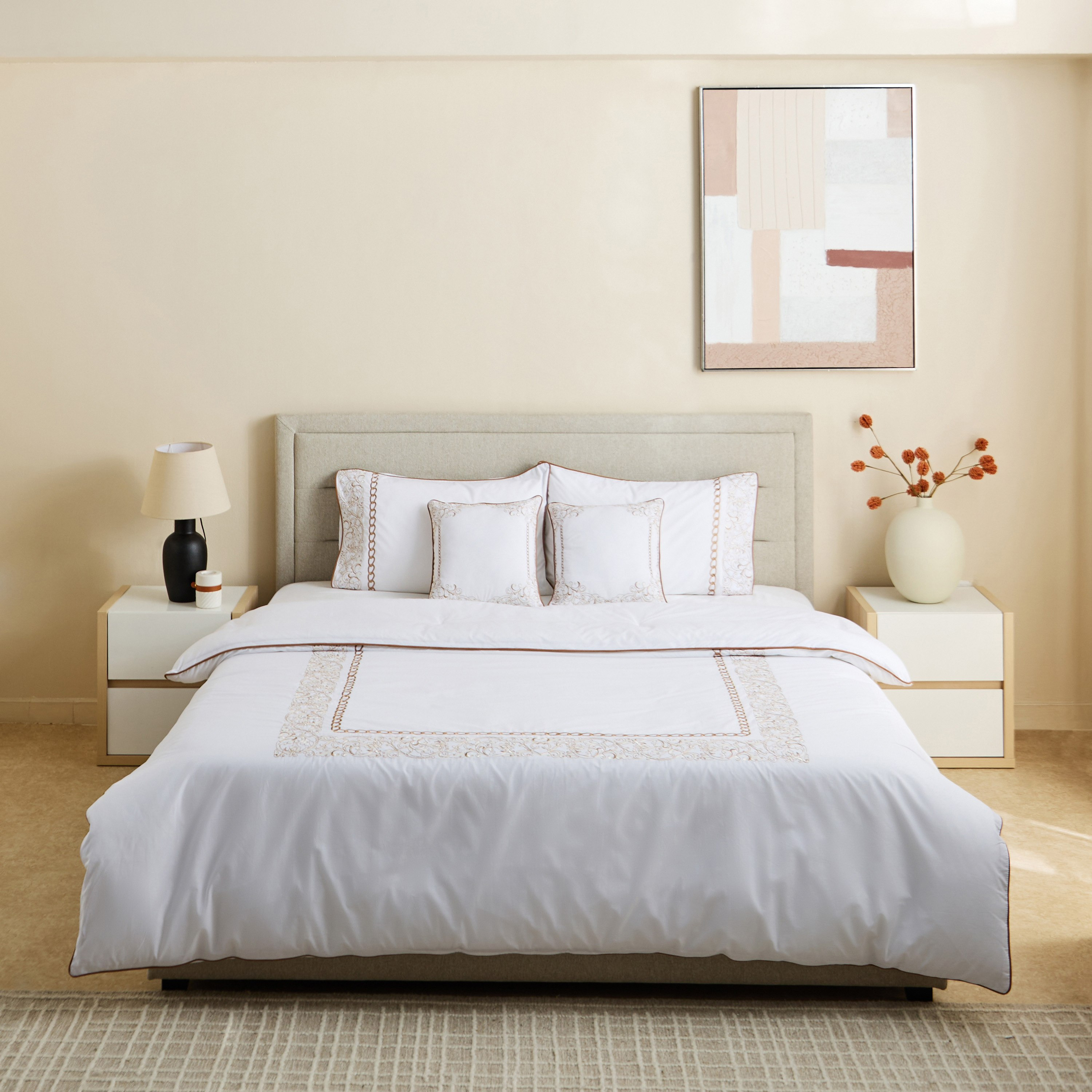 طقم لحاف كينج قطن بتطريز أزهار 5 قطع أفوردابلز من وايت هافن جراند - 220x240 سم-hbxhomeware-hbxbedroom-image-3