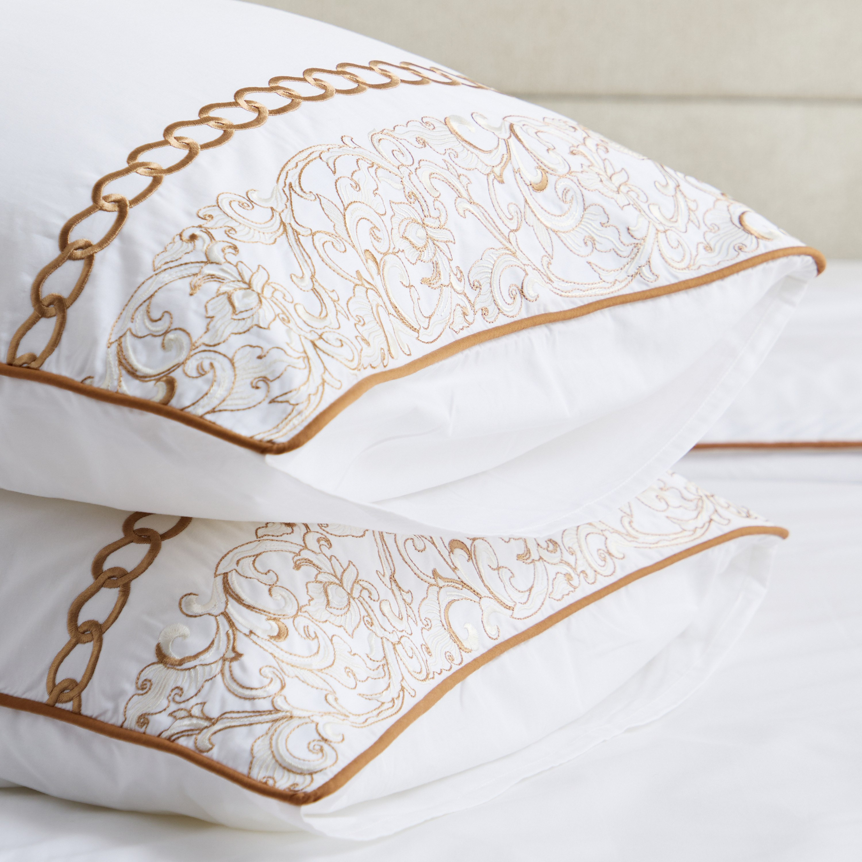 طقم لحاف كينج قطن بتطريز أزهار 5 قطع أفوردابلز من وايت هافن جراند - 220x240 سم-hbxhomeware-hbxbedroom-image-9