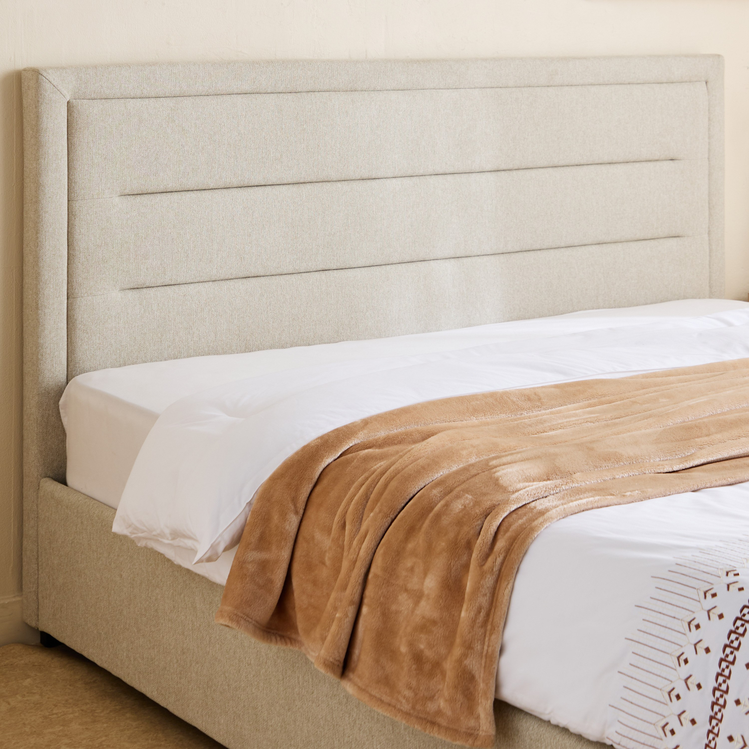 Artisan Horizon Upholstered Side Hydraulic Storage Queen Bed - 160x200 cm-hbxbedroom-bedsandbedsets-beds-queen-image-3
