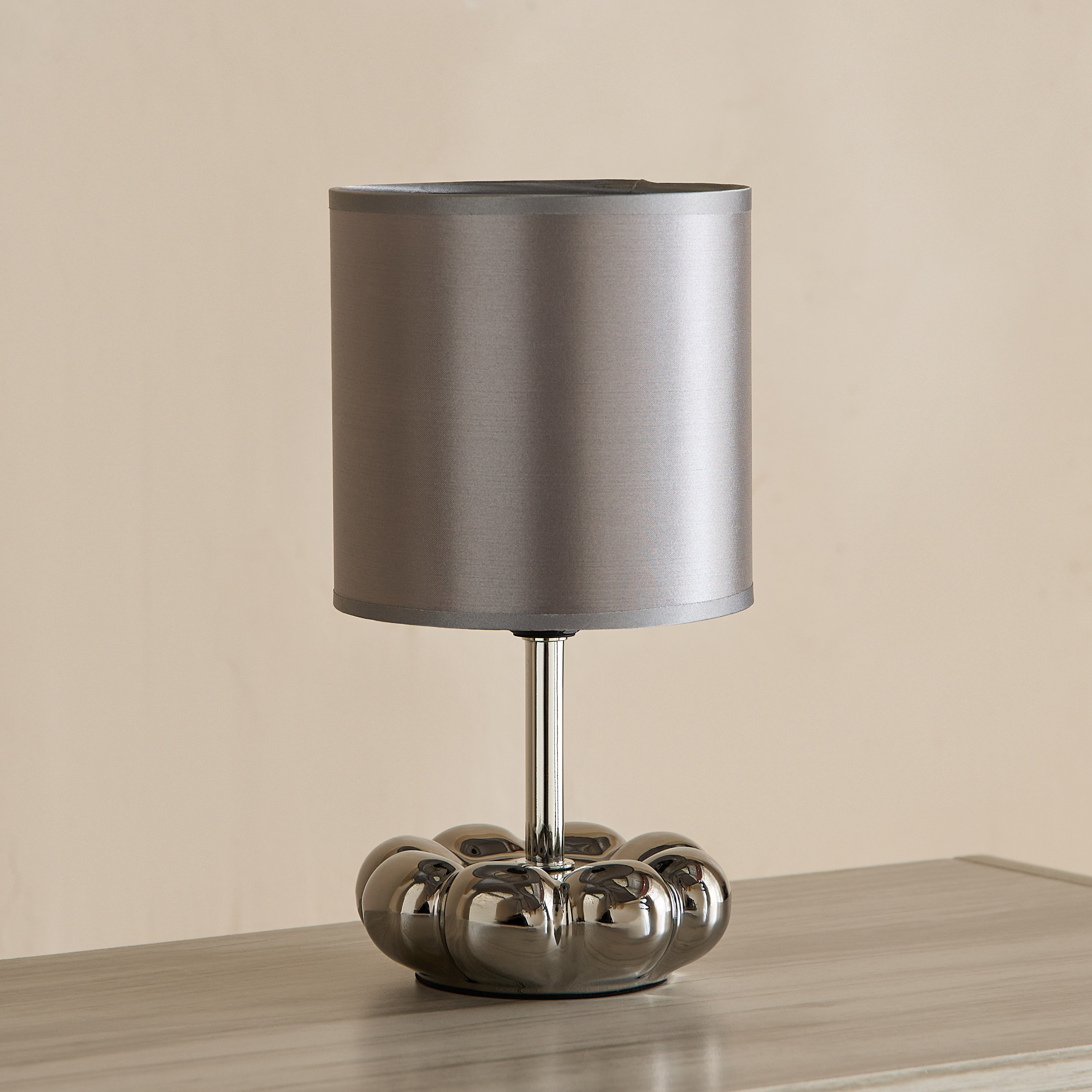 مصباح طاولة سيراميك بغطاء قماش من أليكس - 14×14×26.5 سم-hbxbedroom-lighting-tablelamps-image-1