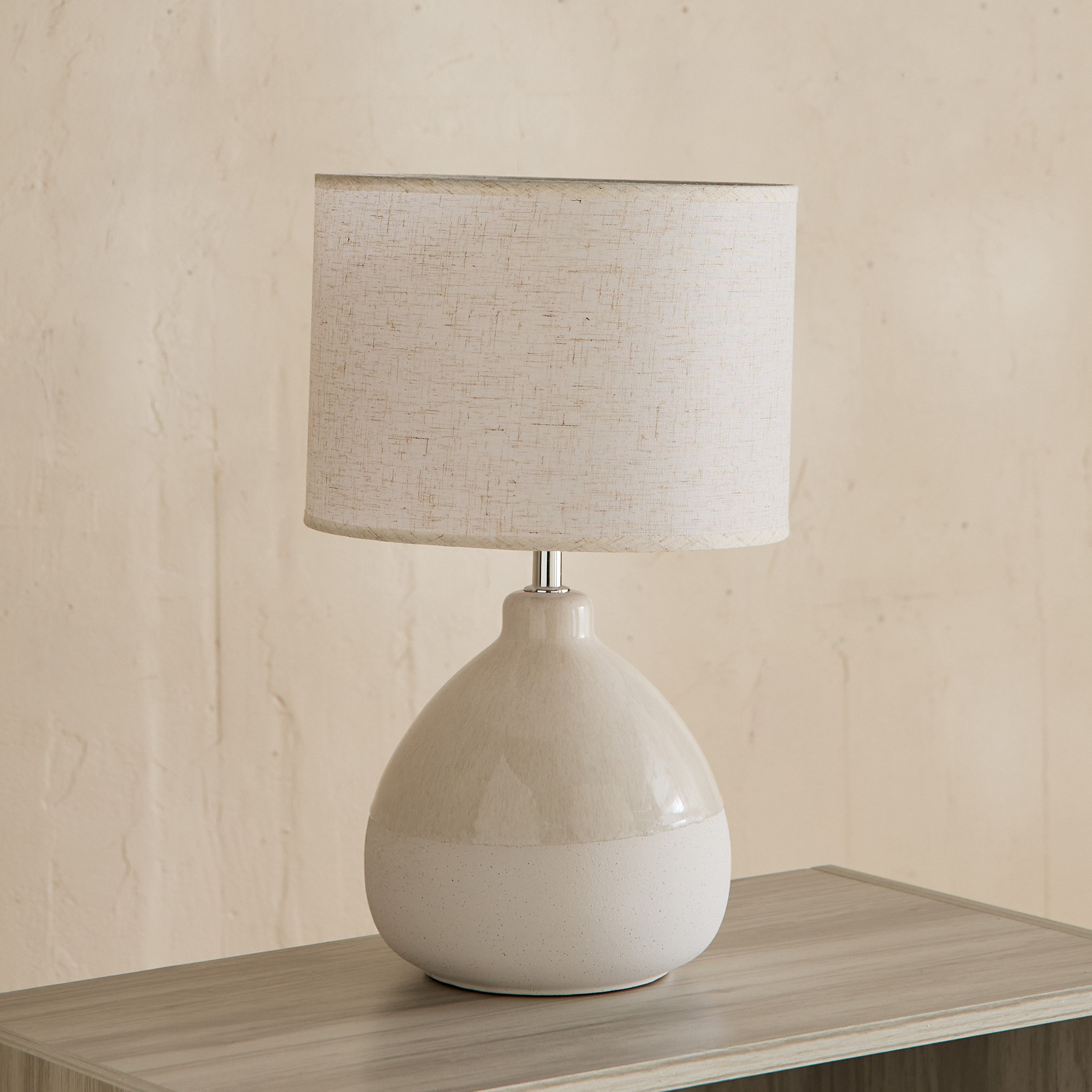 مصباح طاولة سيراميك بغطاء قماشي من أليكس - 25x25x41 سم-hbxbedroom-lighting-tablelamps-image-1