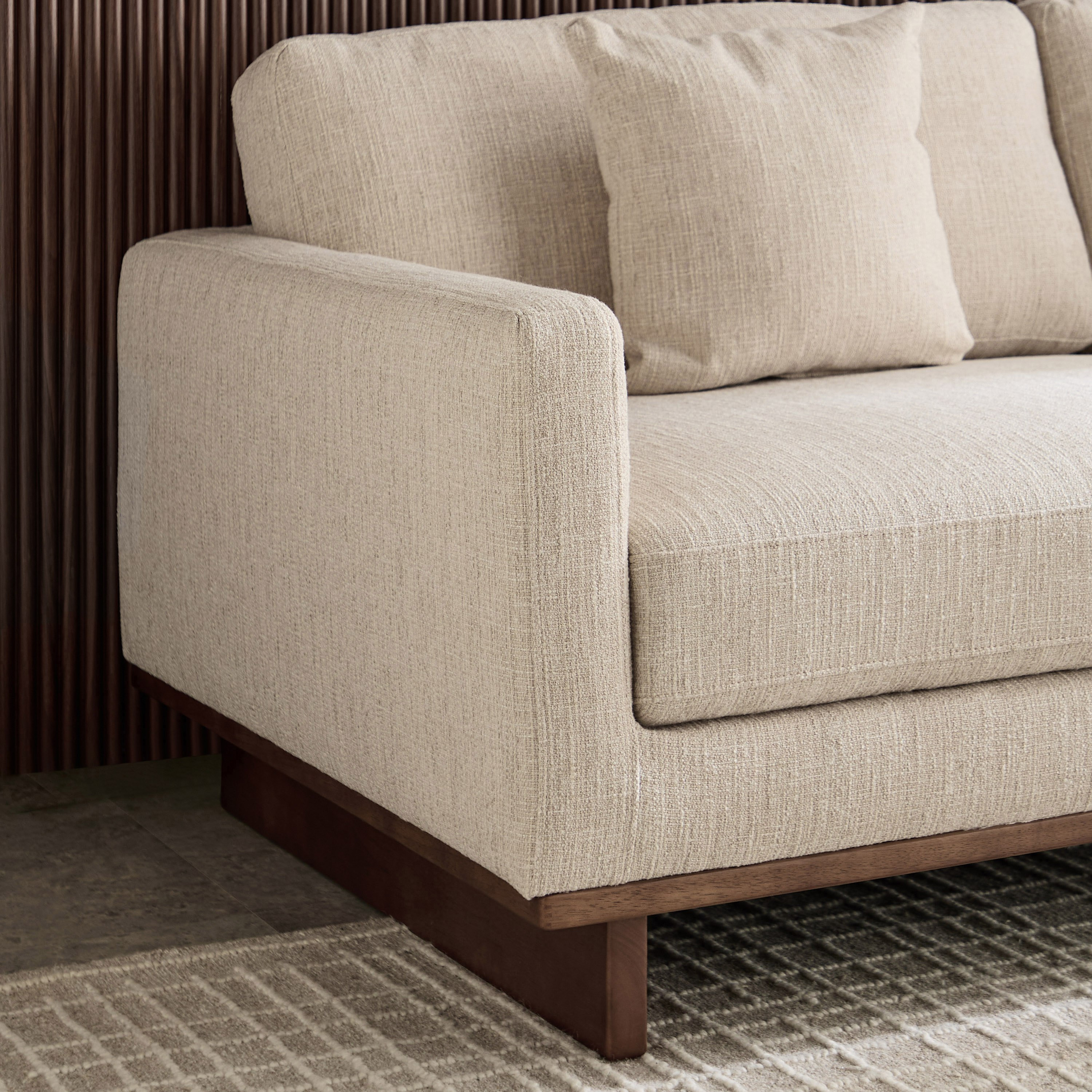كنبة قماش بمقعدين مع وسادتين من مونزا-hbxlivingroom-sofasandarmchairs-sofas-image-6