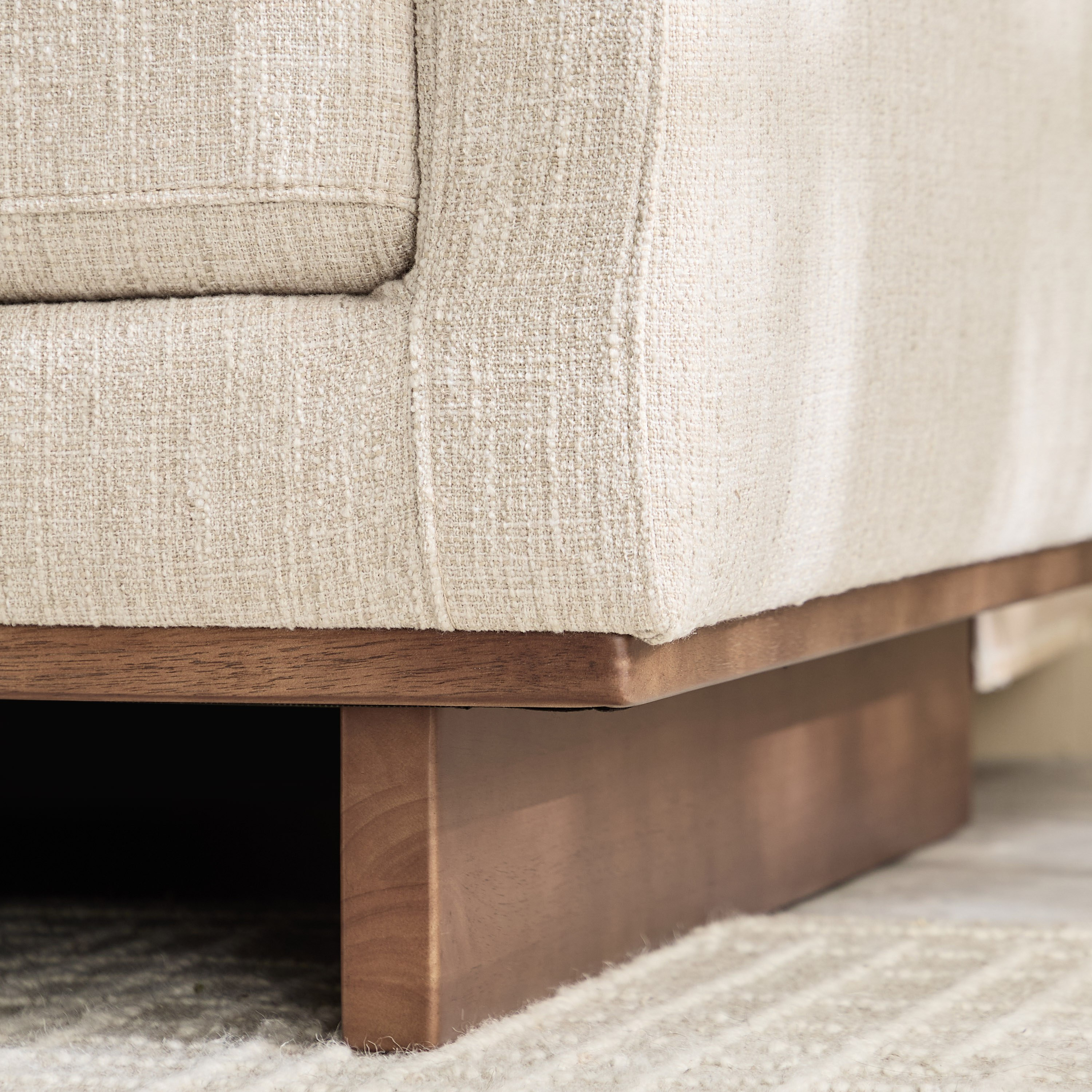 كنبة قماش بمقعدين مع وسادتين من مونزا-hbxlivingroom-sofasandarmchairs-sofas-image-8