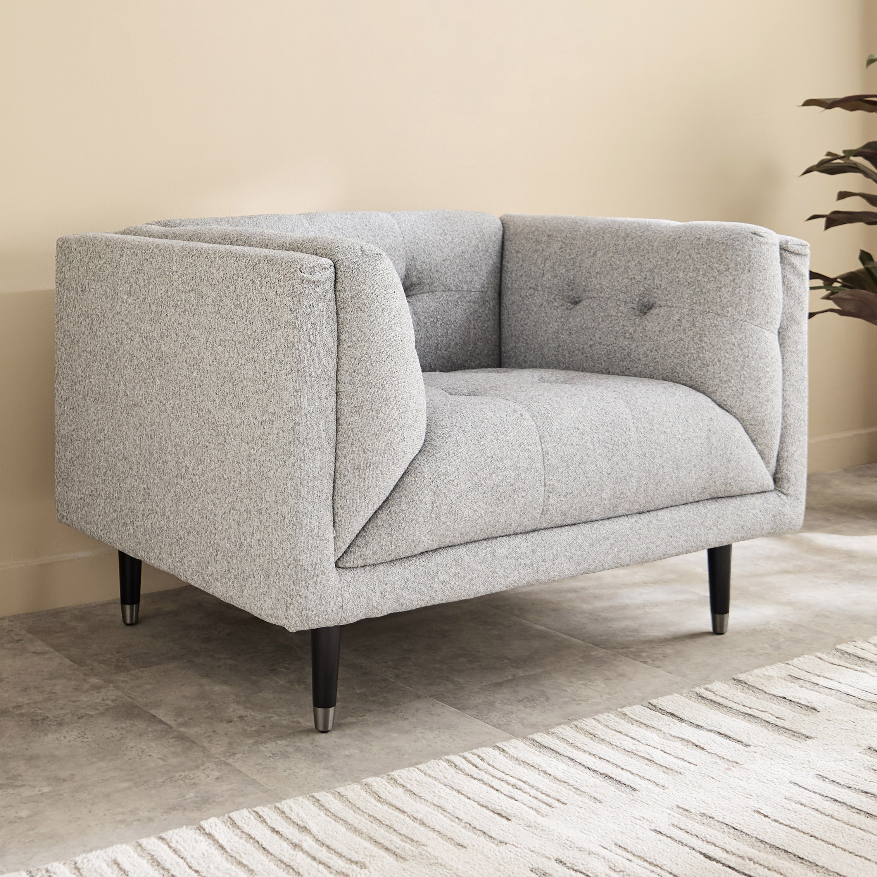 كنبة قماش بمساند ذراعين من ديلفي-hbxlivingroom-sofasandarmchairs-sofas-image-1