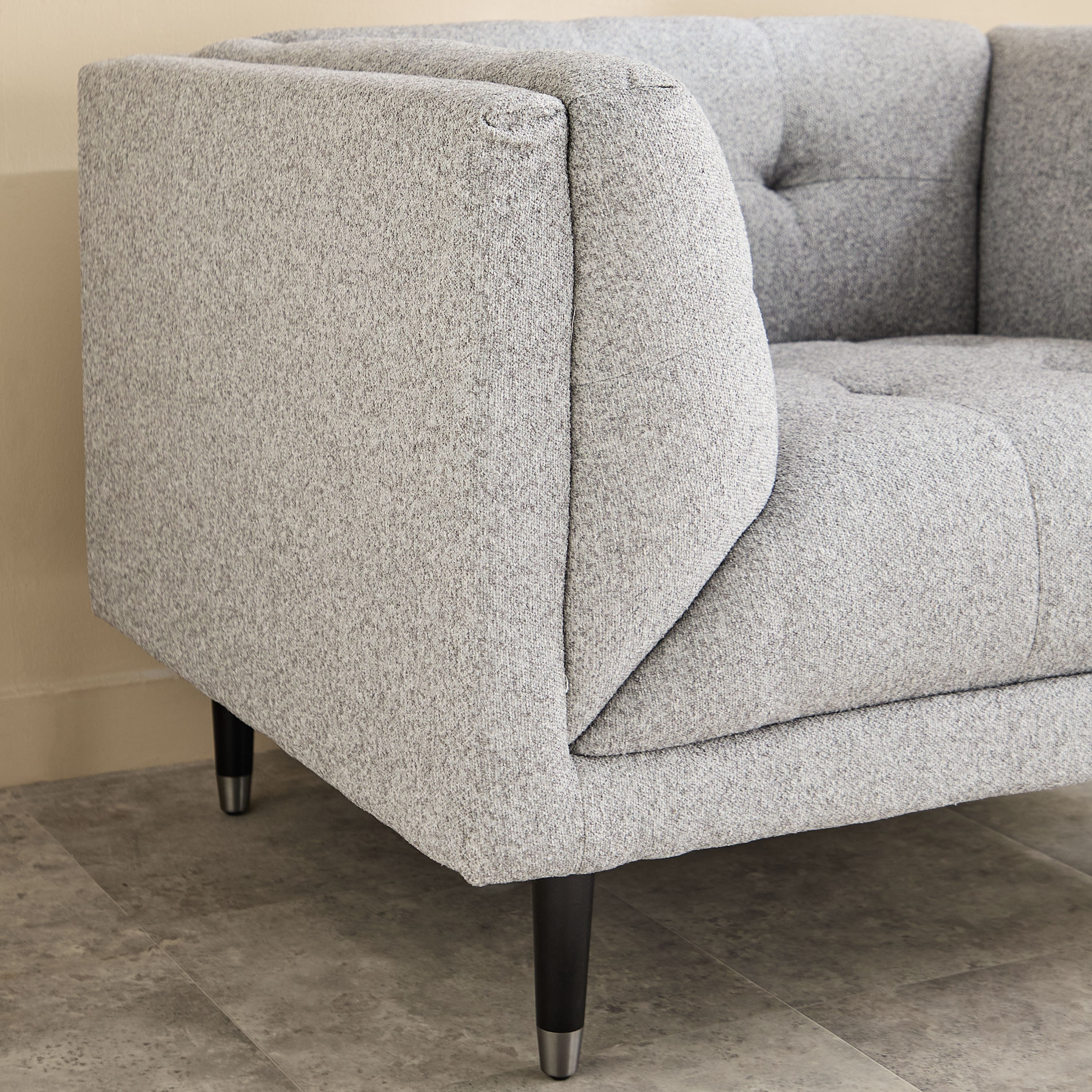 كنبة قماش بمساند ذراعين من ديلفي-hbxlivingroom-sofasandarmchairs-sofas-image-5