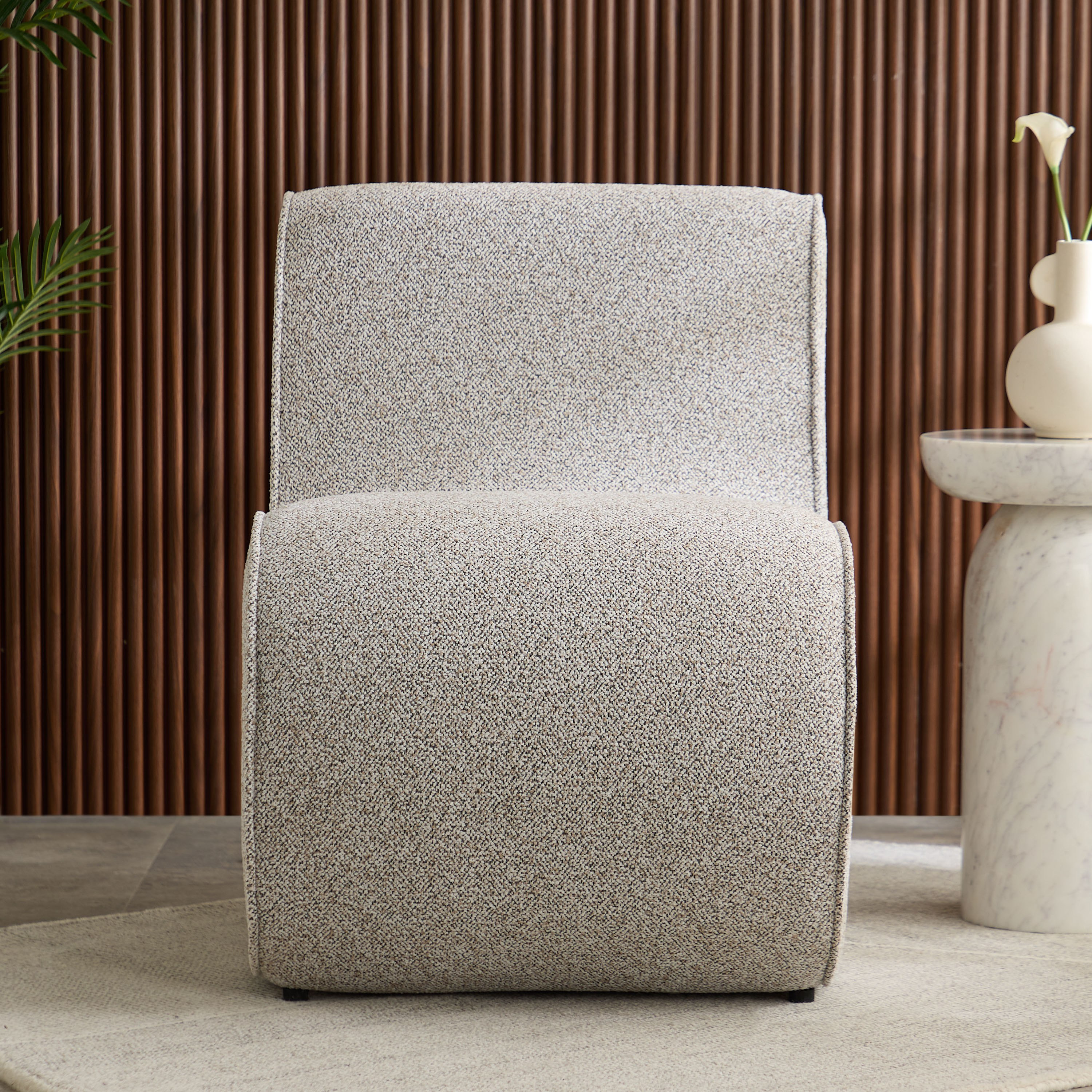 كرسي زينة قماش من كالي-hbxlivingroom-sofasandarmchairs-easychairs-image-2