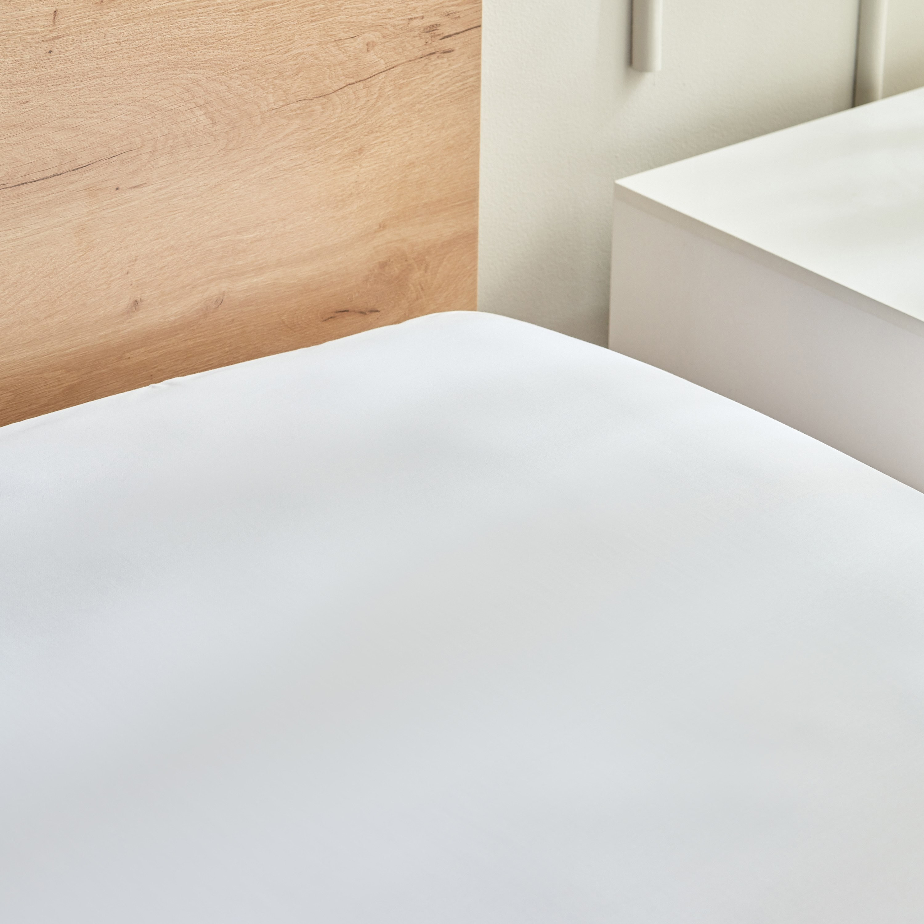 White Haven Pori 220 Thread Count Sateen Cotton Twin Fitted Sheet - 120x200+40 cm-hbxhomeware-hbxbedroom-image-3