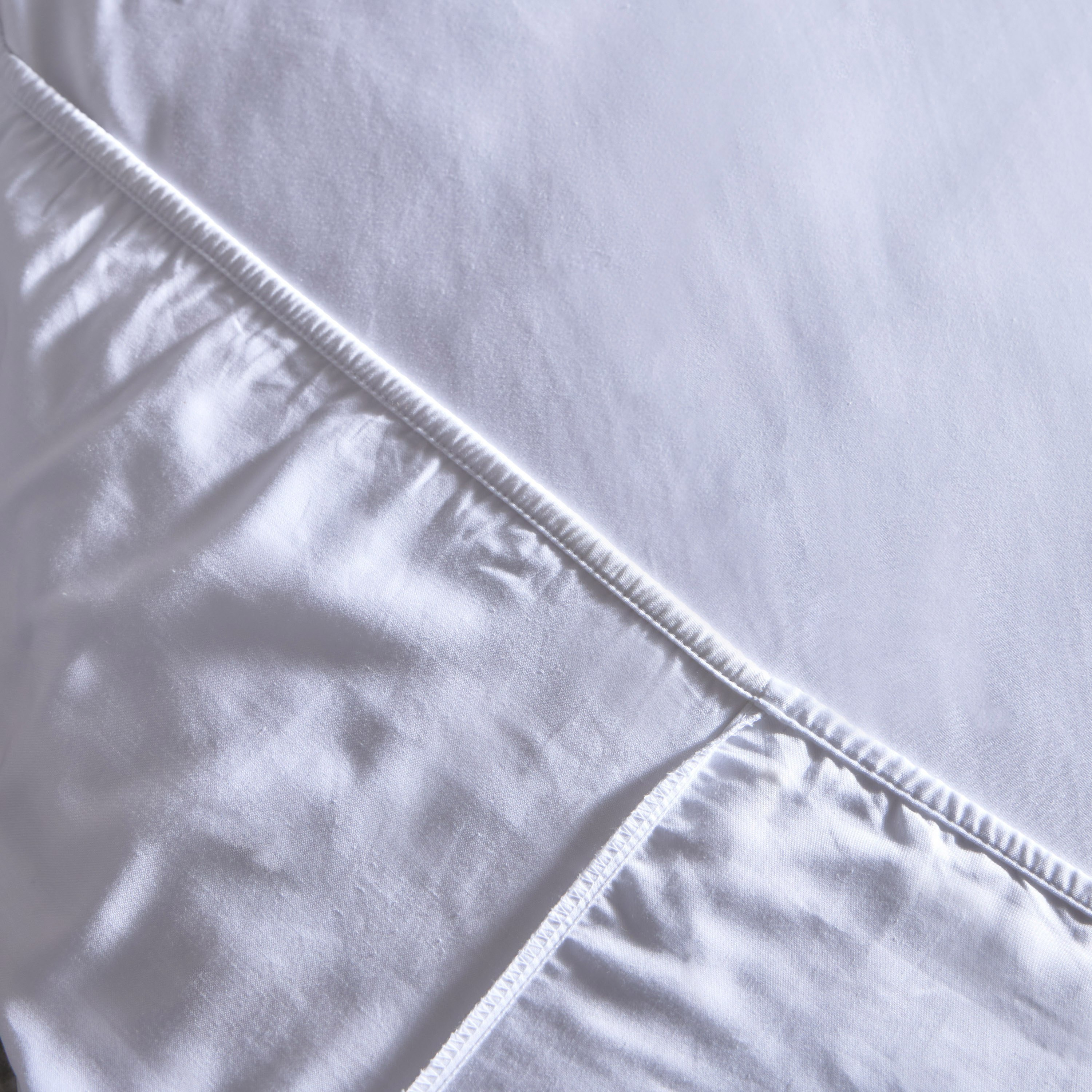 White Haven Pori 220 Thread Count Sateen Cotton Queen Fitted Sheet - 150x200+40 cm-hbxhomeware-hbxbedroom-image-6
