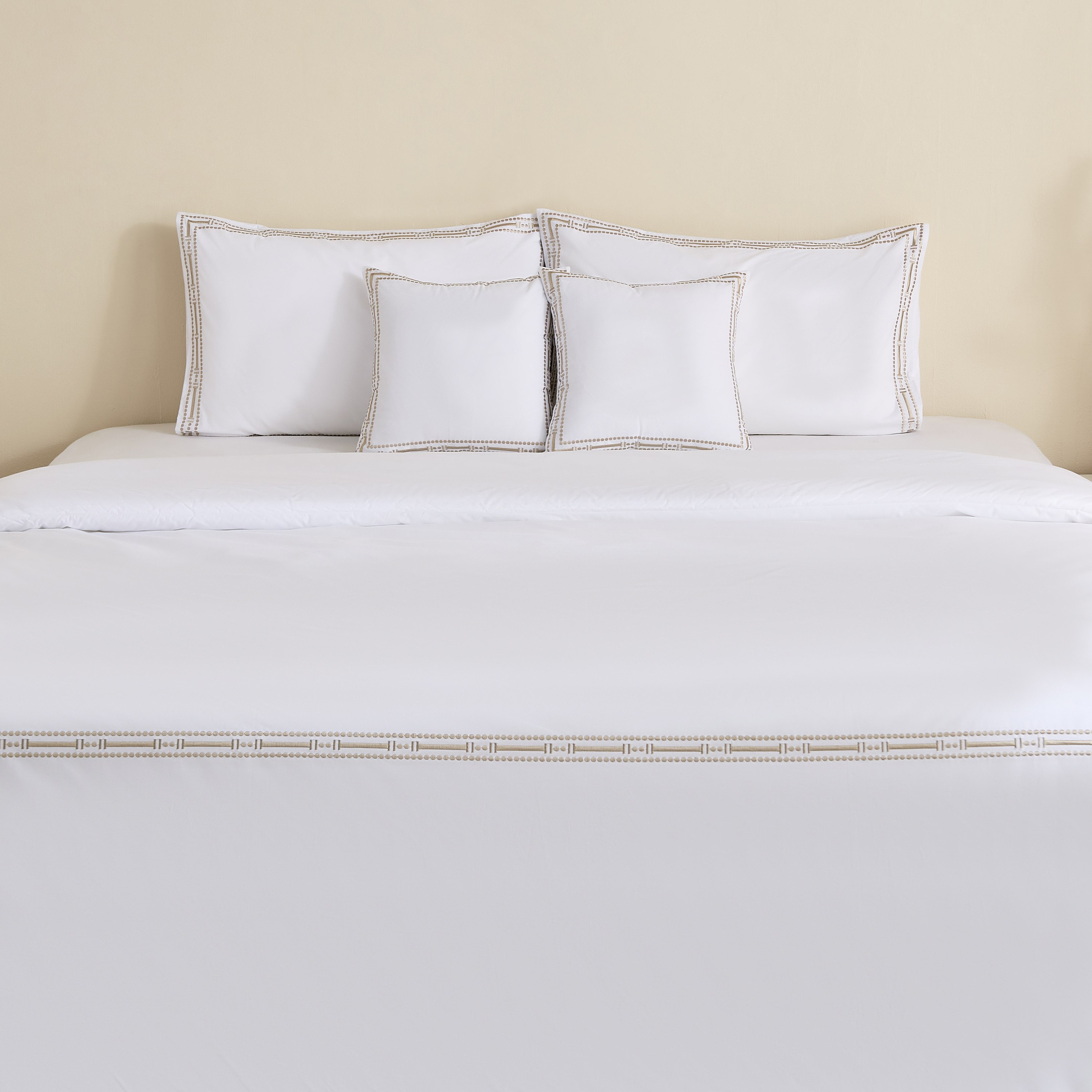 طقم لحاف كينج قطن مطرز 5 قطع سترايد من وايت هيفن - 220x240 سم-hbxhomeware-hbxbedroom-image-2