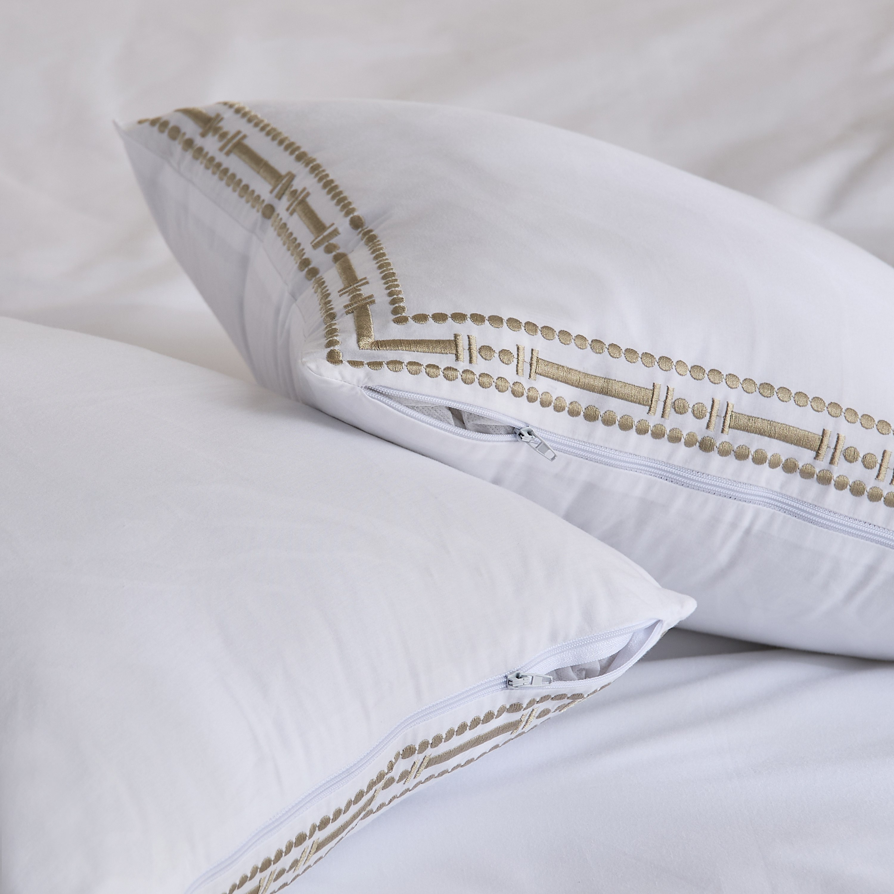 طقم لحاف كينج قطن مطرز 5 قطع سترايد من وايت هيفن - 220x240 سم-hbxhomeware-hbxbedroom-image-6