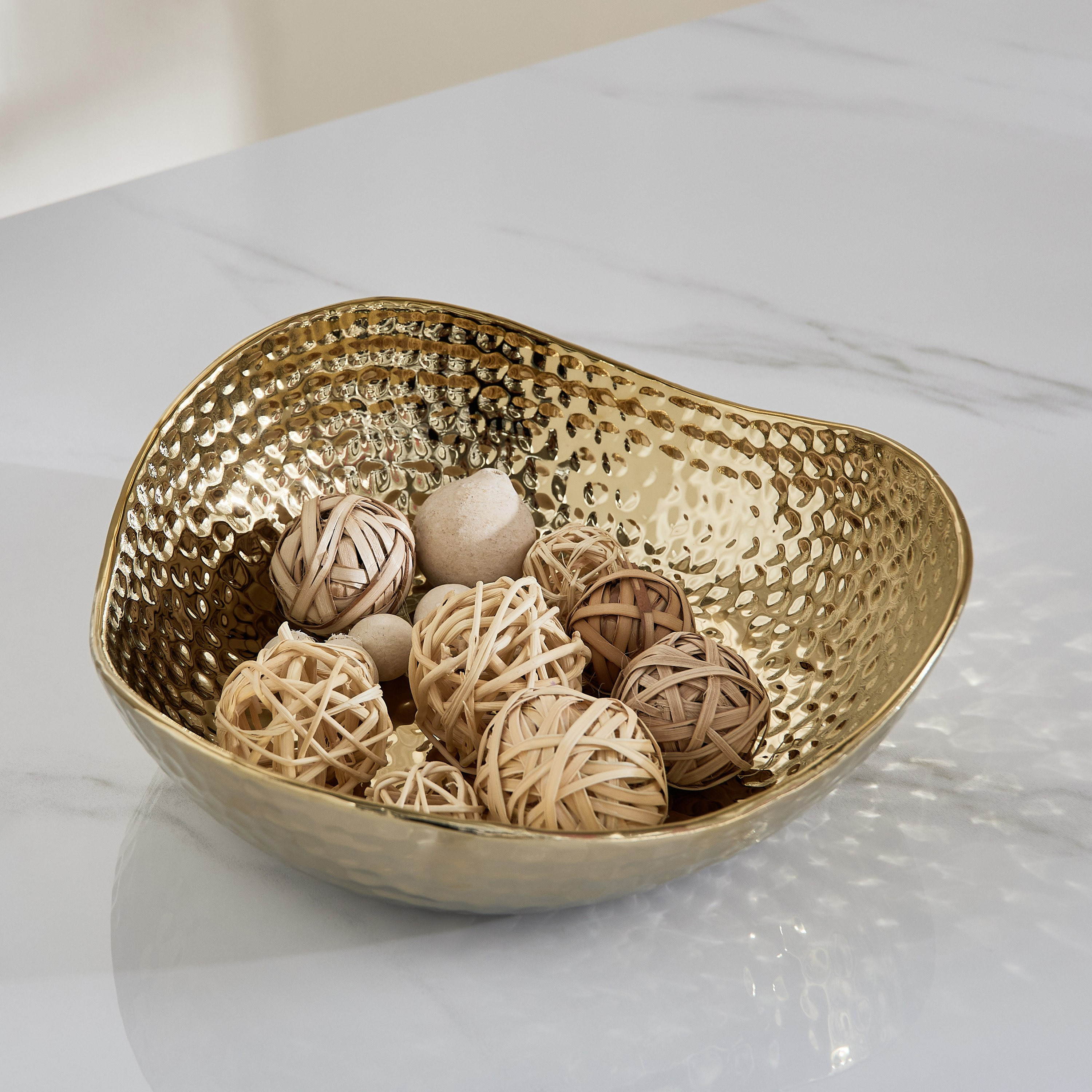 وعاء سيراميك بتشطيب مطروق من سانسا ديوك - 28×28×9.5 سم-hbxdecorandfurnishings-homeaccessories-bowls-image-1