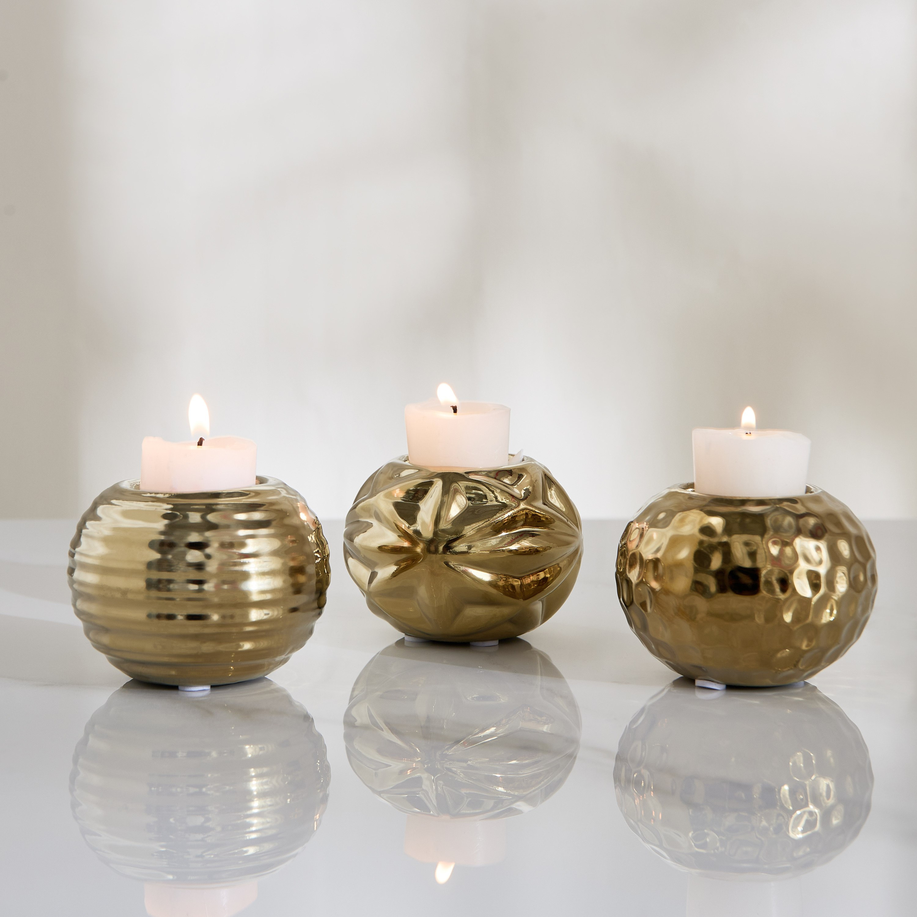 Sansa Duke 3-Piece Ceramic Ball Candleholder Set - 9x9x7 cm-hbxlivingroom-decorandaccessories-candleholders-image-1