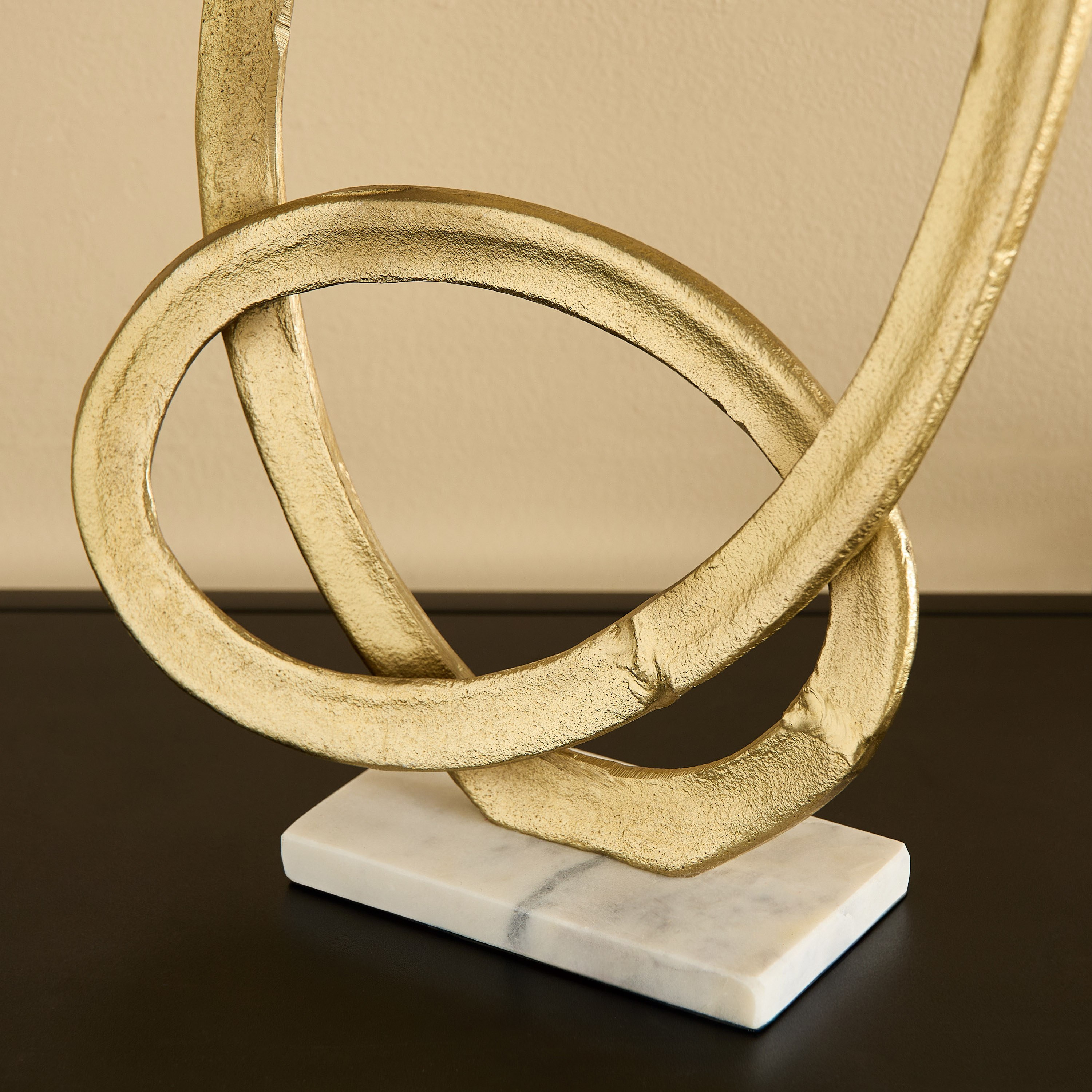 قطعة ديكور حلقة ألومنيوم بقاعدة رخام من ستافورد ليف - 26x8.5x43 سم-hbxhomeware-homedecor-figurinesandornaments-image-3
