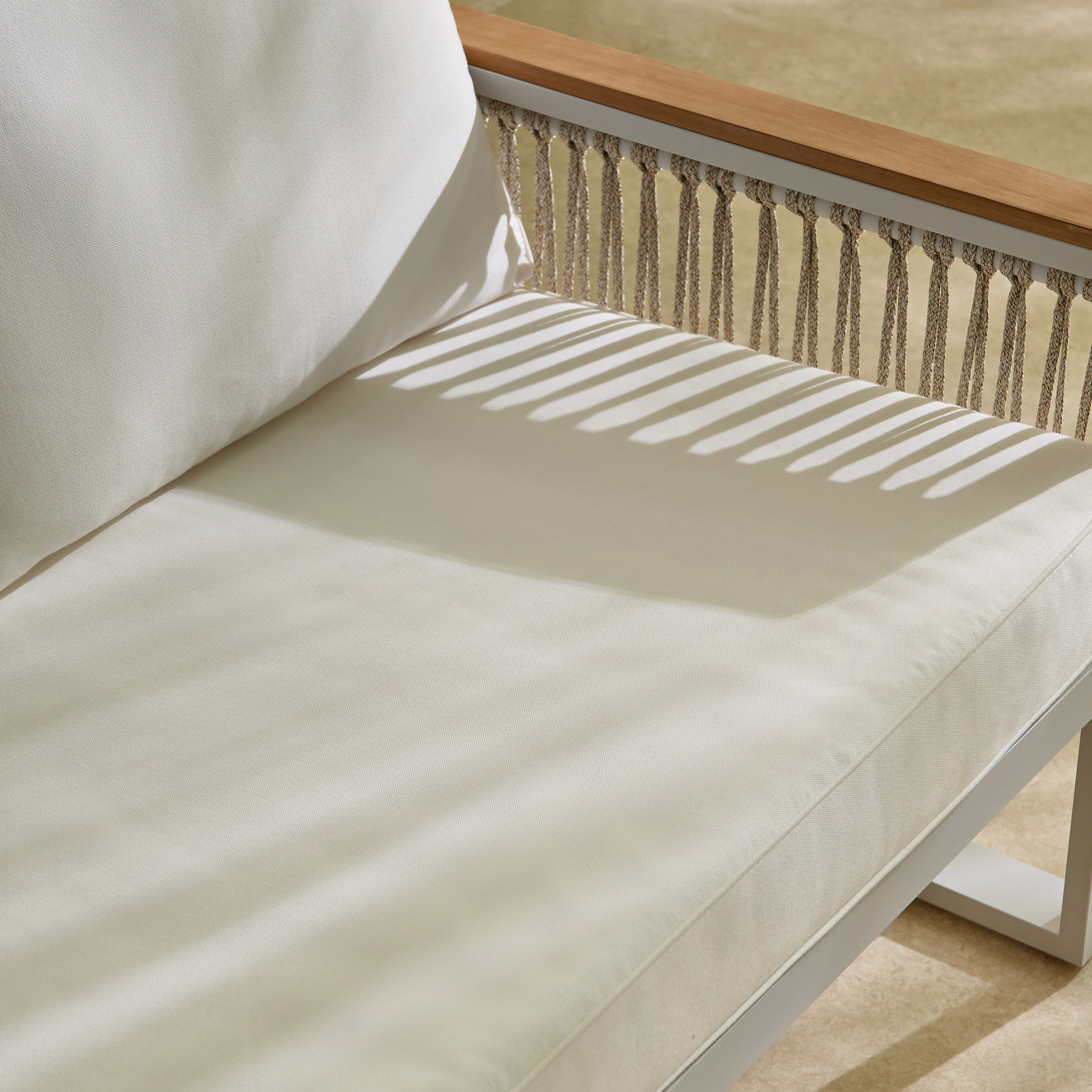 طقم كنب 2+1+1 ألمنيوم للأماكن الخارجية مع طاولة قهوة ووسائد من فيرا هاميلتون-hbxoutdoor-hbxoutdoorfurniture-sofasets-image-6