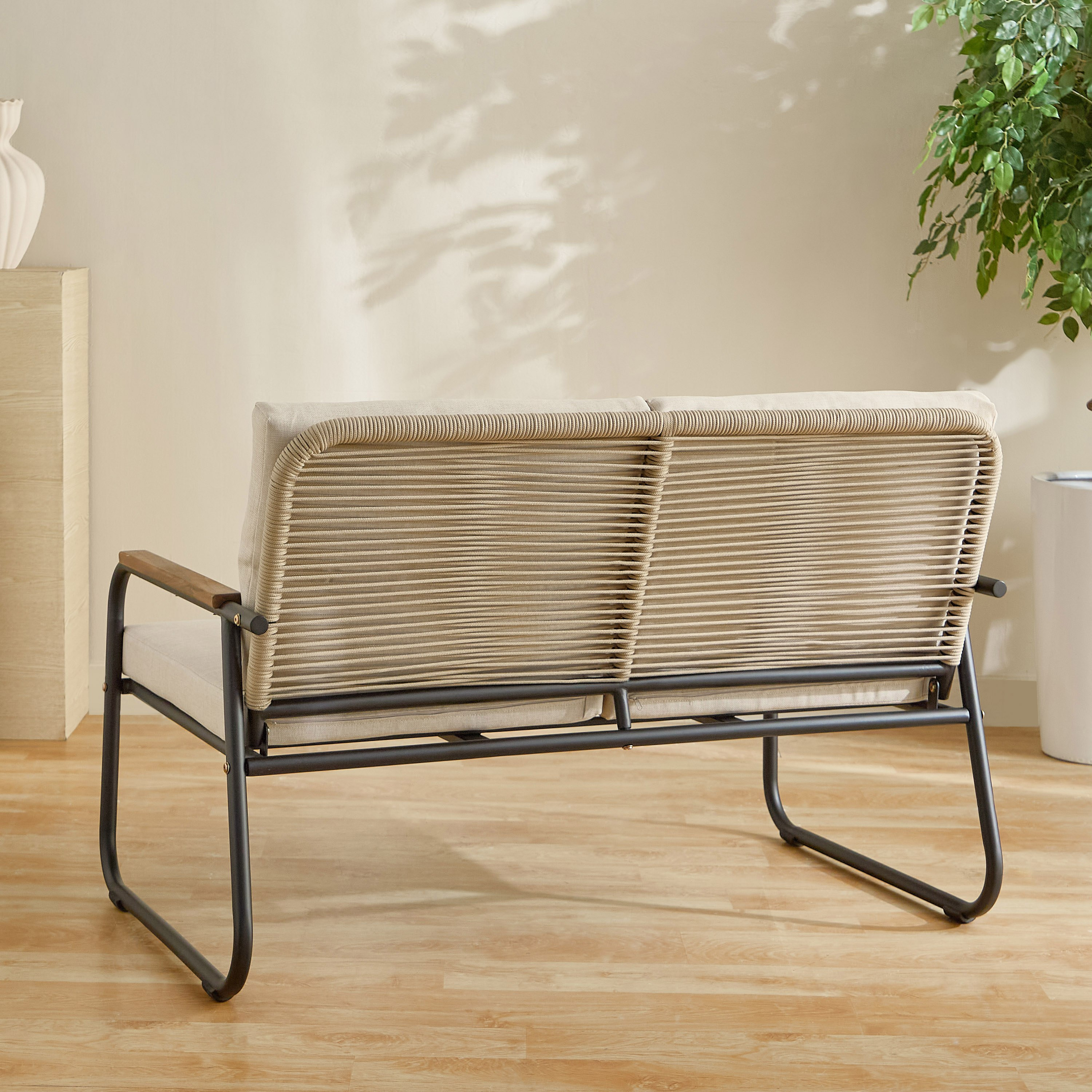 طقم كنب للأماكن الخارجية 2+1+1 مع طاولة قهوة ووسائد من فيرا دالاس-hbxoutdoor-hbxoutdoorfurniture-sofasets-image-4