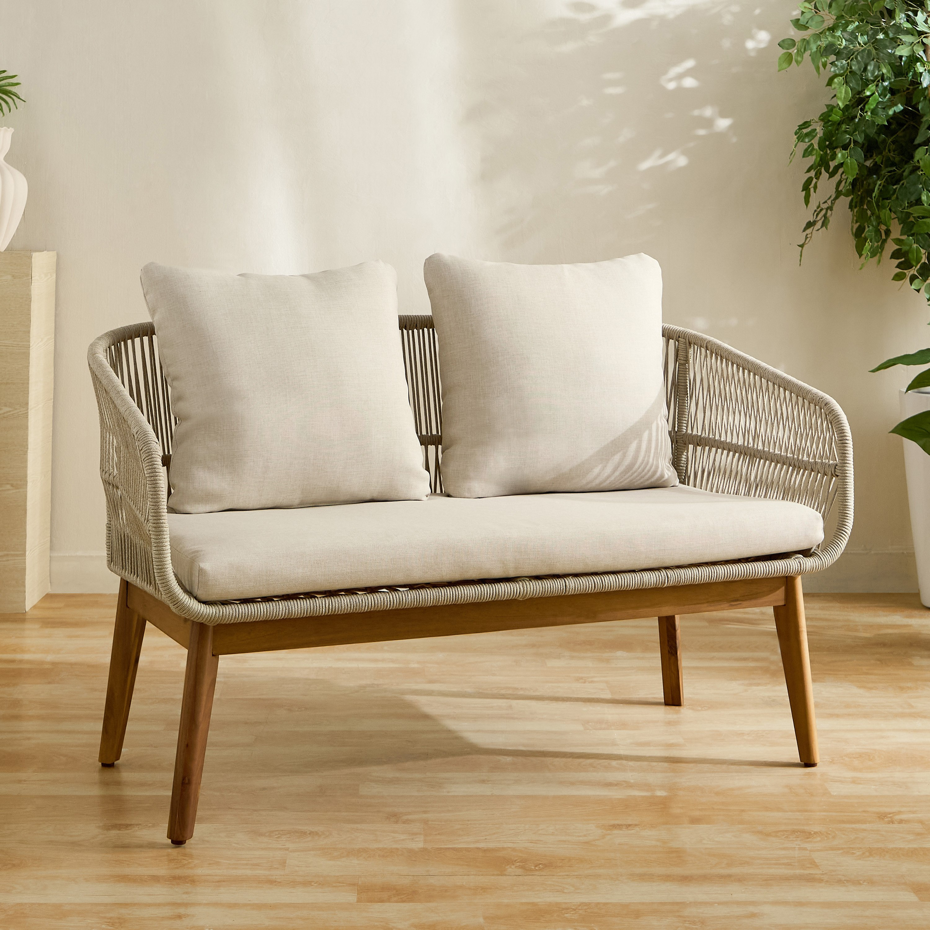 طقم كنب للأماكن الخارجية 2+1+1 مع طاولة قهوة ووسائد من فيرا مايفير-hbxoutdoor-hbxoutdoorfurniture-sofasets-image-2