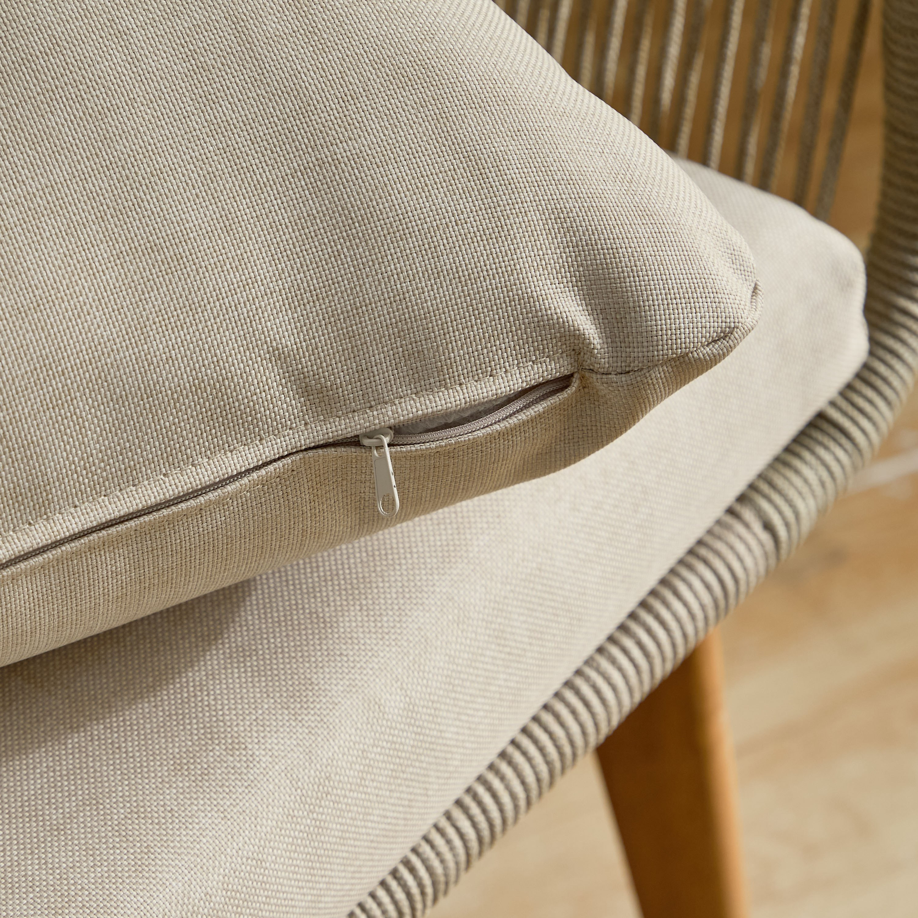 طقم كنب للأماكن الخارجية 2+1+1 مع طاولة قهوة ووسائد من فيرا مايفير-hbxoutdoor-hbxoutdoorfurniture-sofasets-image-8