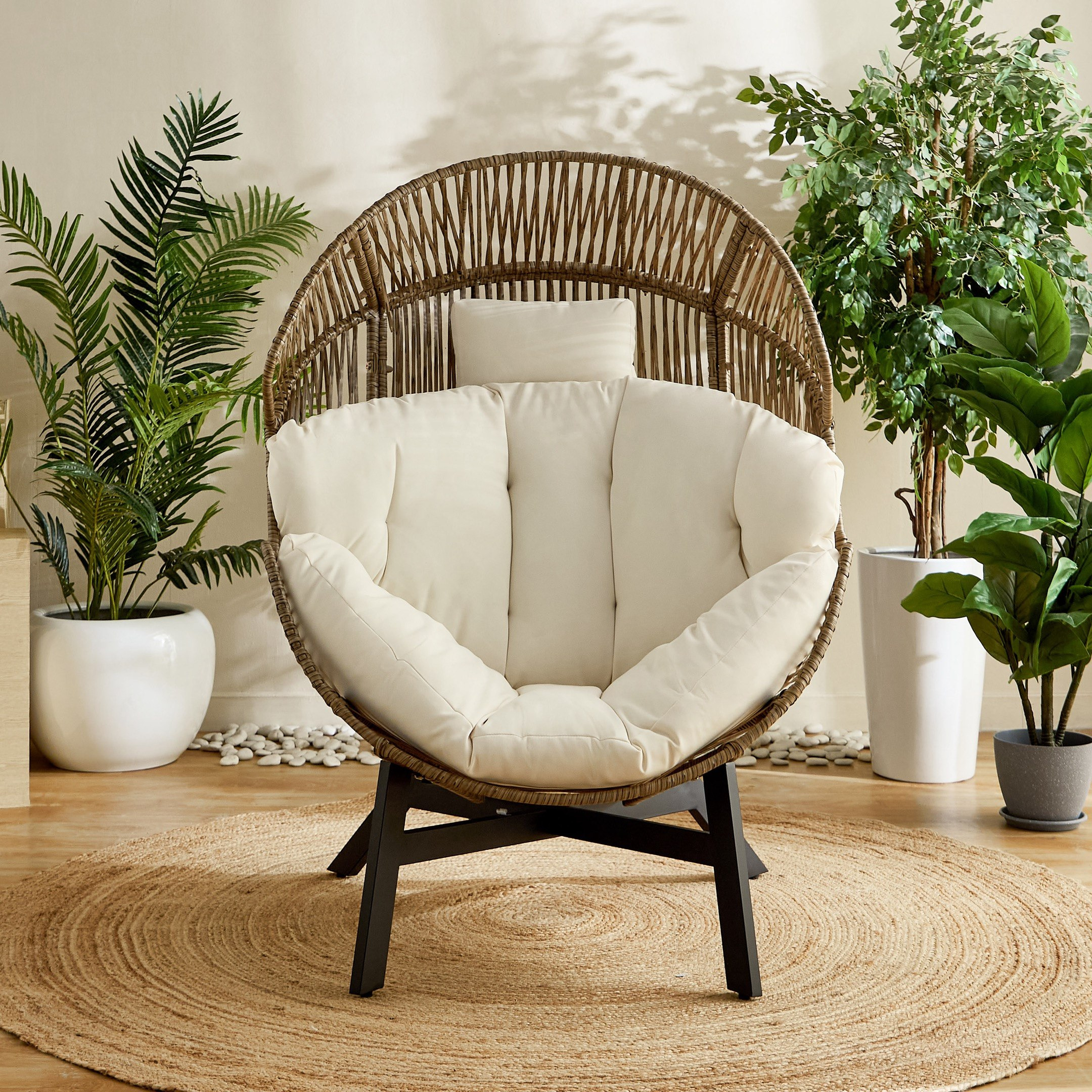 كرسي خارجي بتصميم شرنقة مع وسادات - فيرا جلوريا من موڤو -hbxfurniture-outdoor-swingsandchairs-image-2