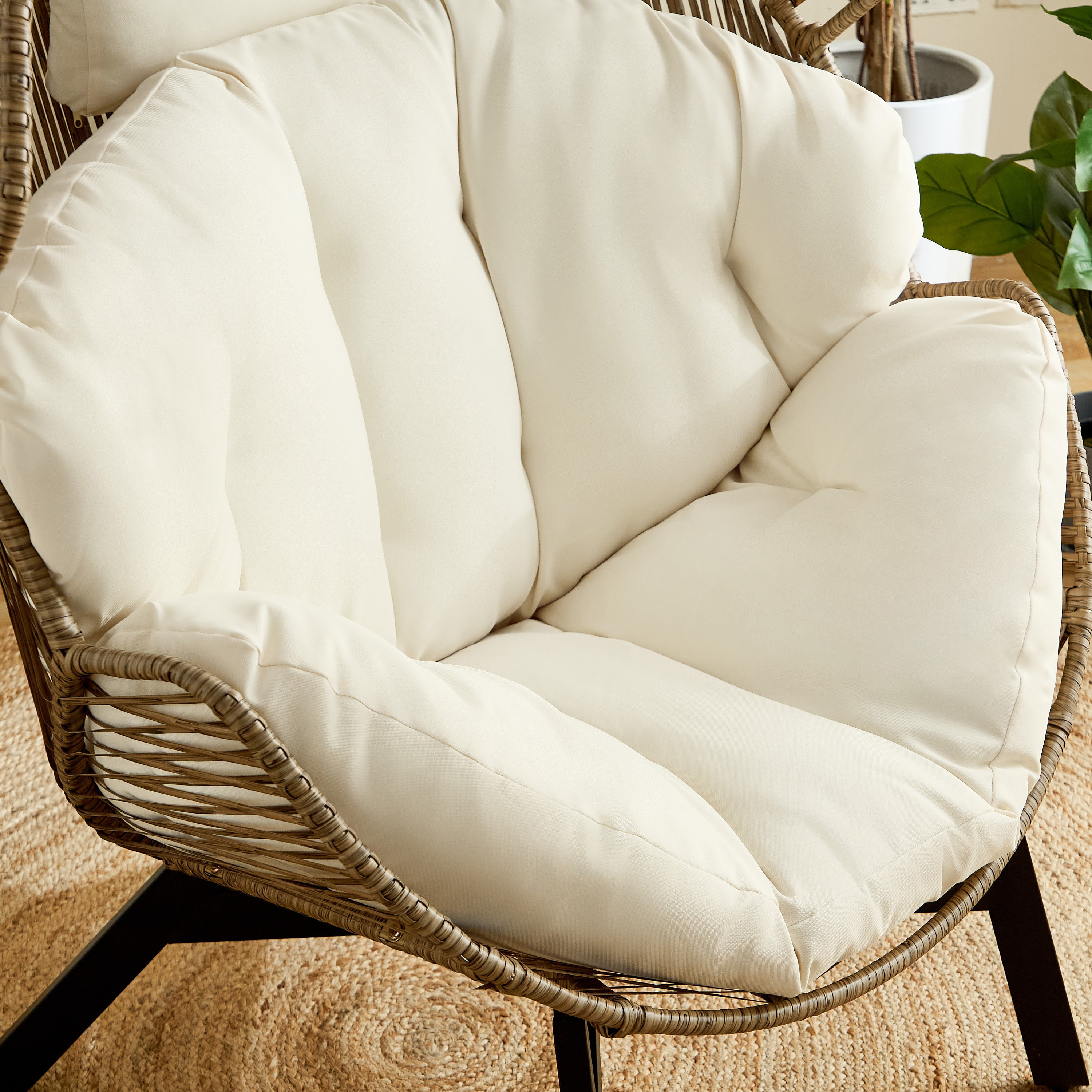 كرسي خارجي بتصميم شرنقة مع وسادات - فيرا جلوريا من موڤو -hbxfurniture-outdoor-swingsandchairs-image-4
