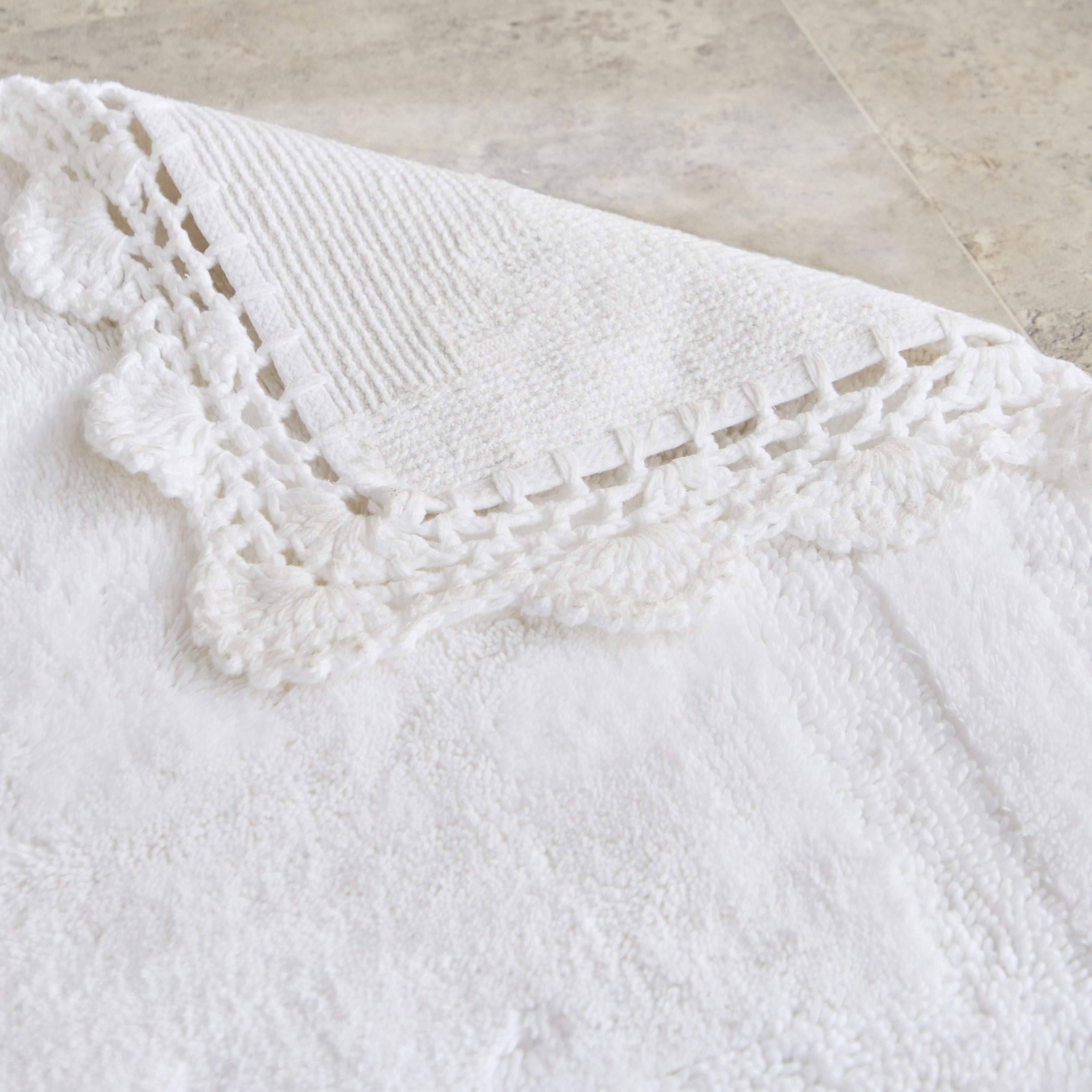 سجادة حمام قطنية دانتيل من وايت هافن - 60×90 سم-hbxbedroom-floorcoverings-bathmats-image-4