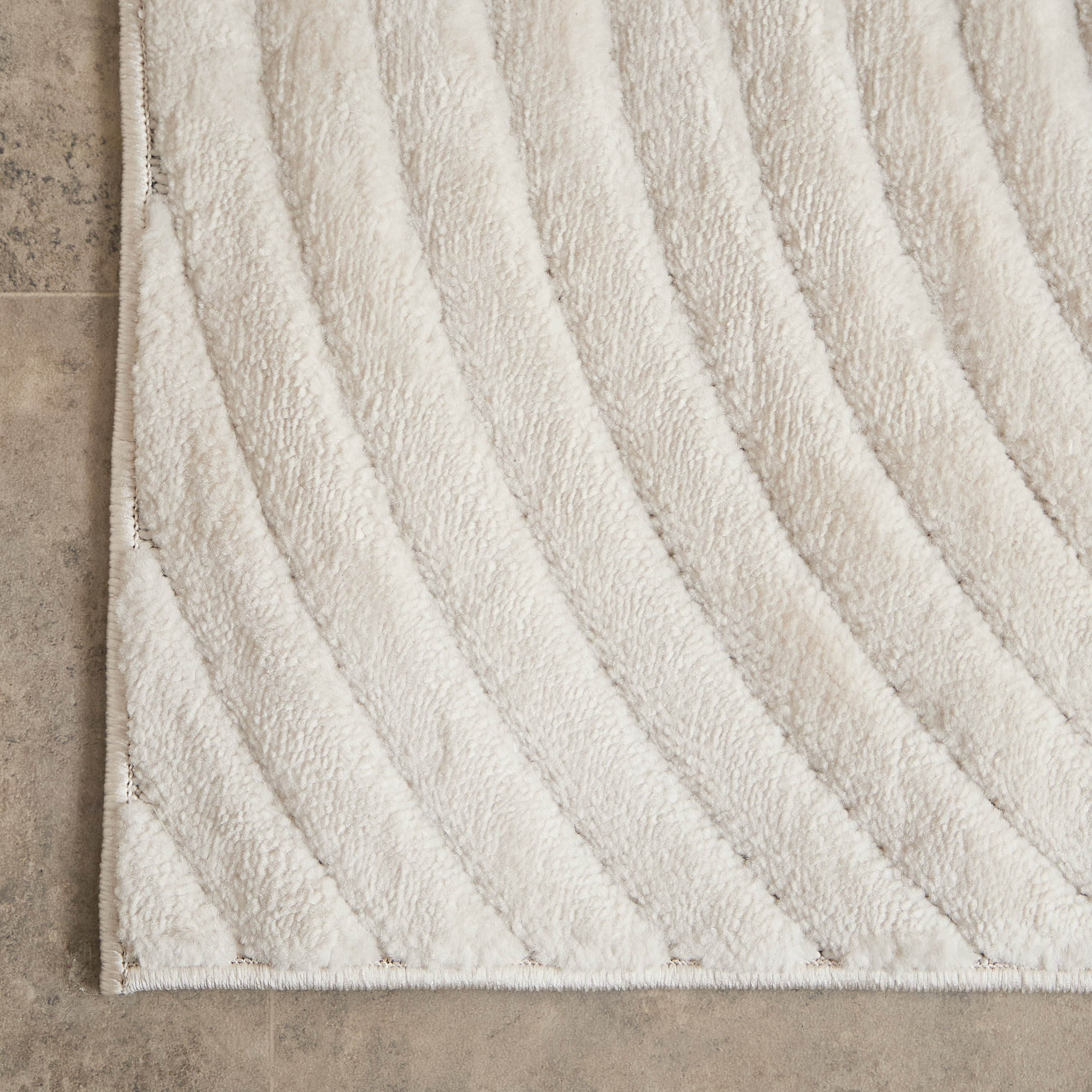 Gleem Alwan Anti Skid Polypropylene Rug - 80x150 cm-hbxdecorandfurnishings-floorcoverings-rugs-image-3