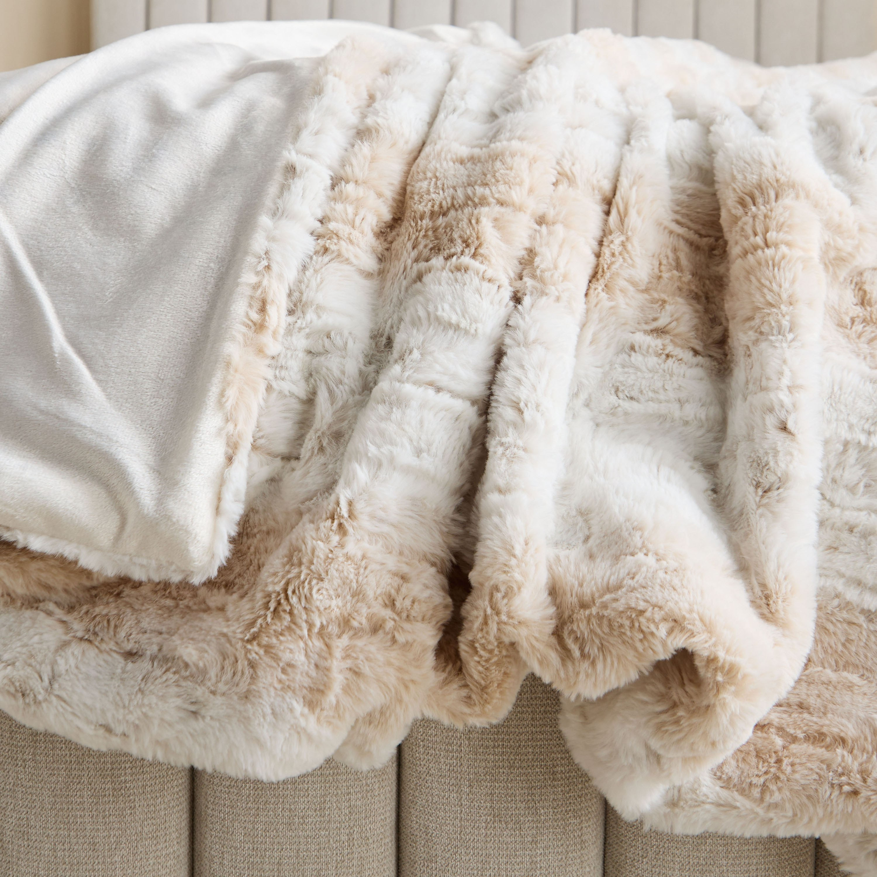 Edure Textured Rabbit Fur Twin Blanket - 150x220 cm-hbxhomeware-hbxbedroom-image-5