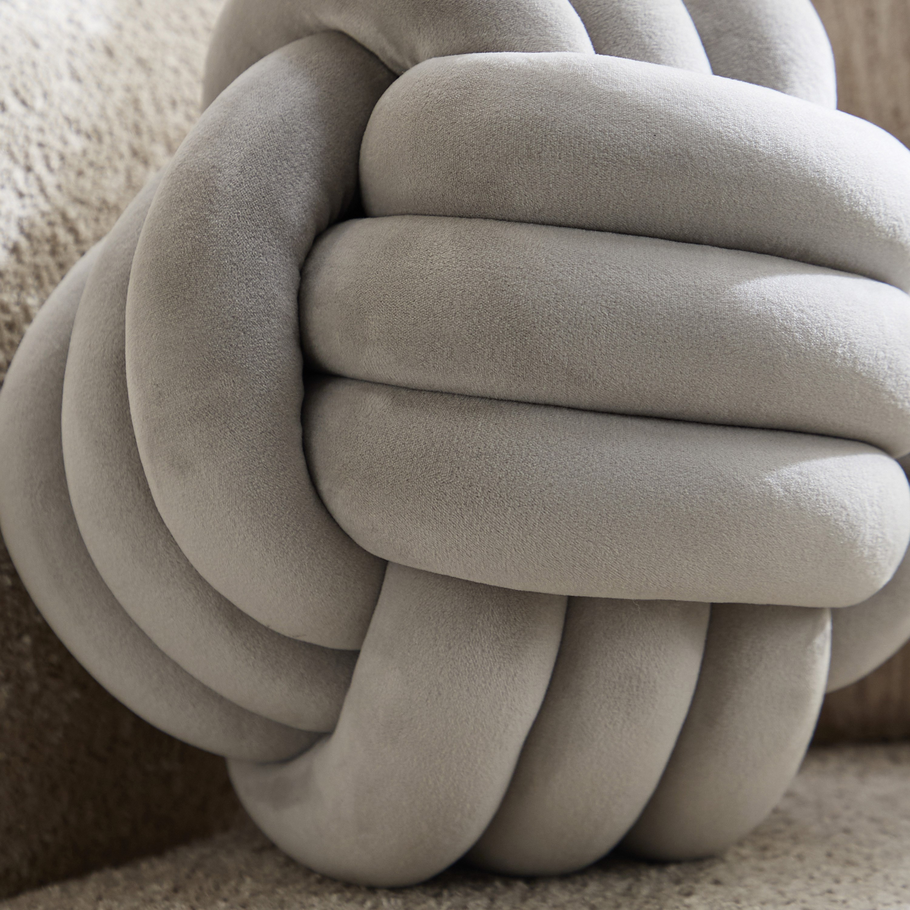 وسادة عقدة لوفت من كوشي - 28 سم-hbxhomeware-hbxbedroom-image-2