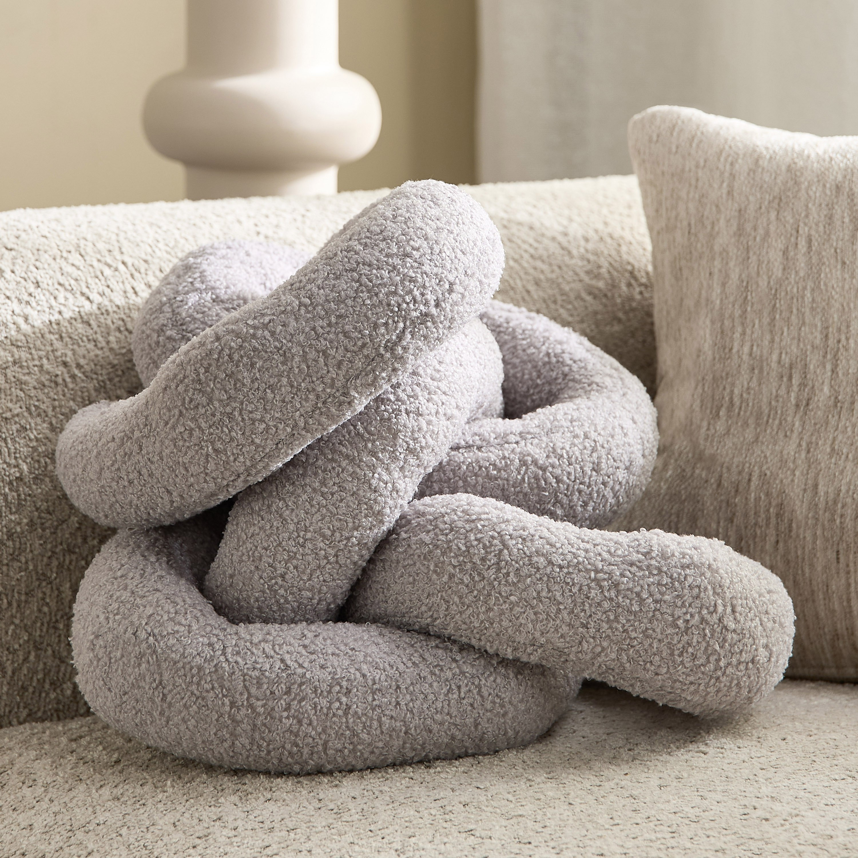 وسادة سلسلة متصلة لوفت من كوشي - 106x21 سم-hbxhomeware-hbxbedroom-image-2
