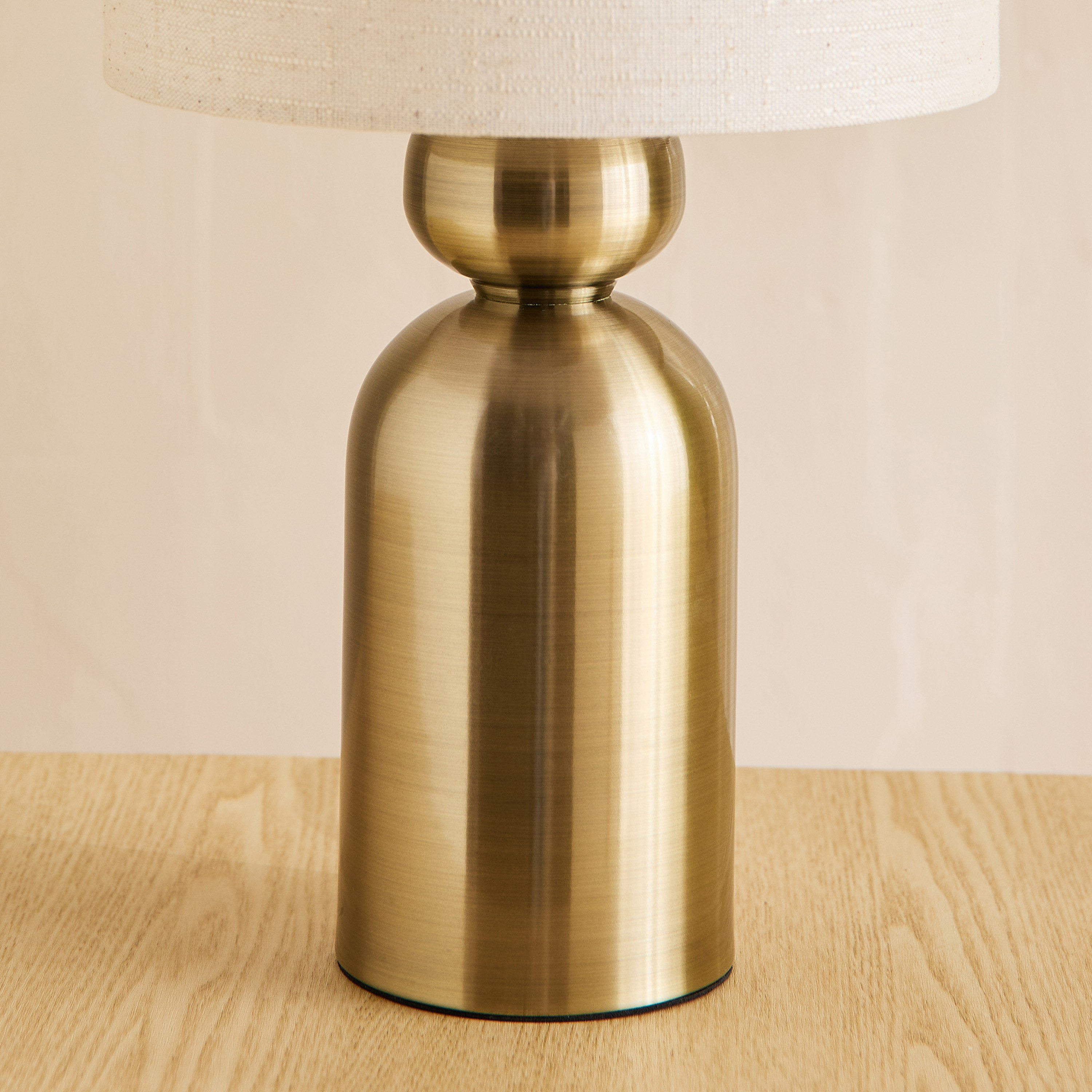 مصباح طاولة معدني بغطاء كتان من بلايث - 20.5x39.5 سم-hbxlivingroom-lighting-tablelamps-image-3