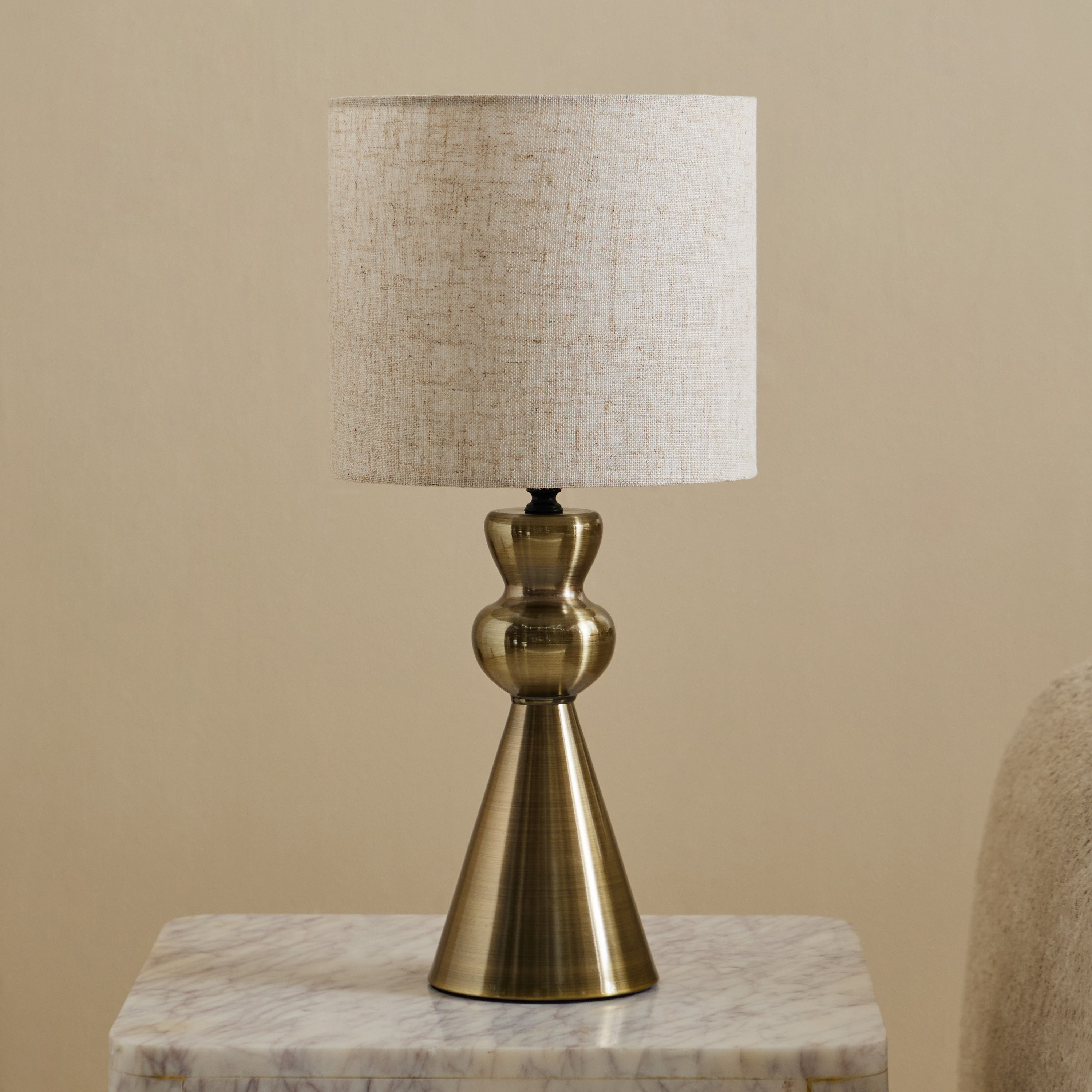 مصباح طاولة معدن متين مع غطاء كتان من بليث - 23x48 سم-hbxlivingroom-lighting-tablelamps-image-1