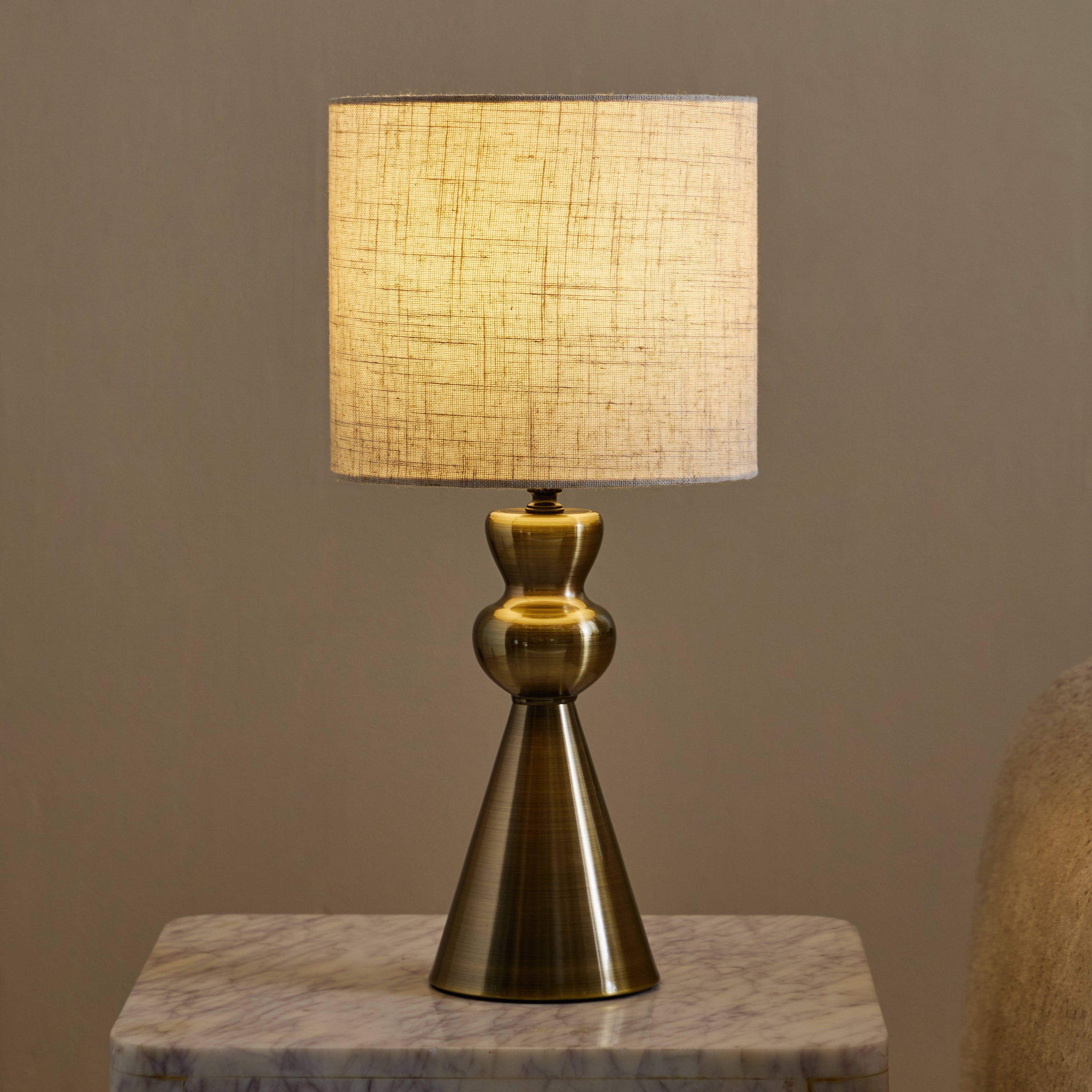مصباح طاولة معدن متين مع غطاء كتان من بليث - 23x48 سم-hbxlivingroom-lighting-tablelamps-image-2