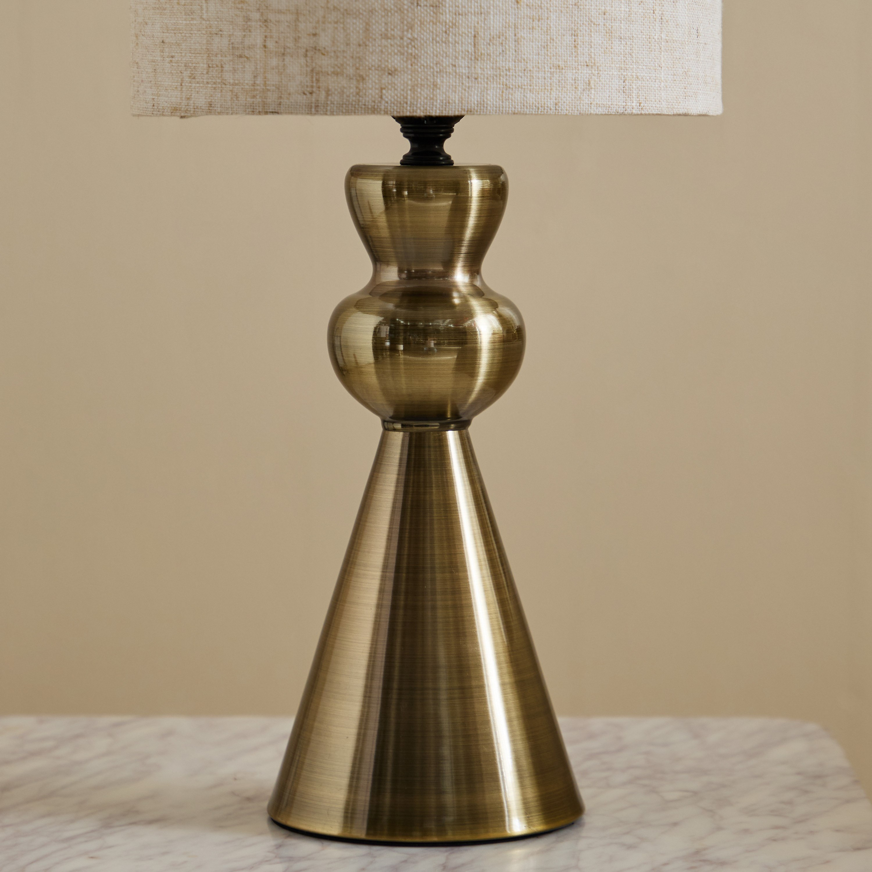 مصباح طاولة معدن متين مع غطاء كتان من بليث - 23x48 سم-hbxlivingroom-lighting-tablelamps-image-3