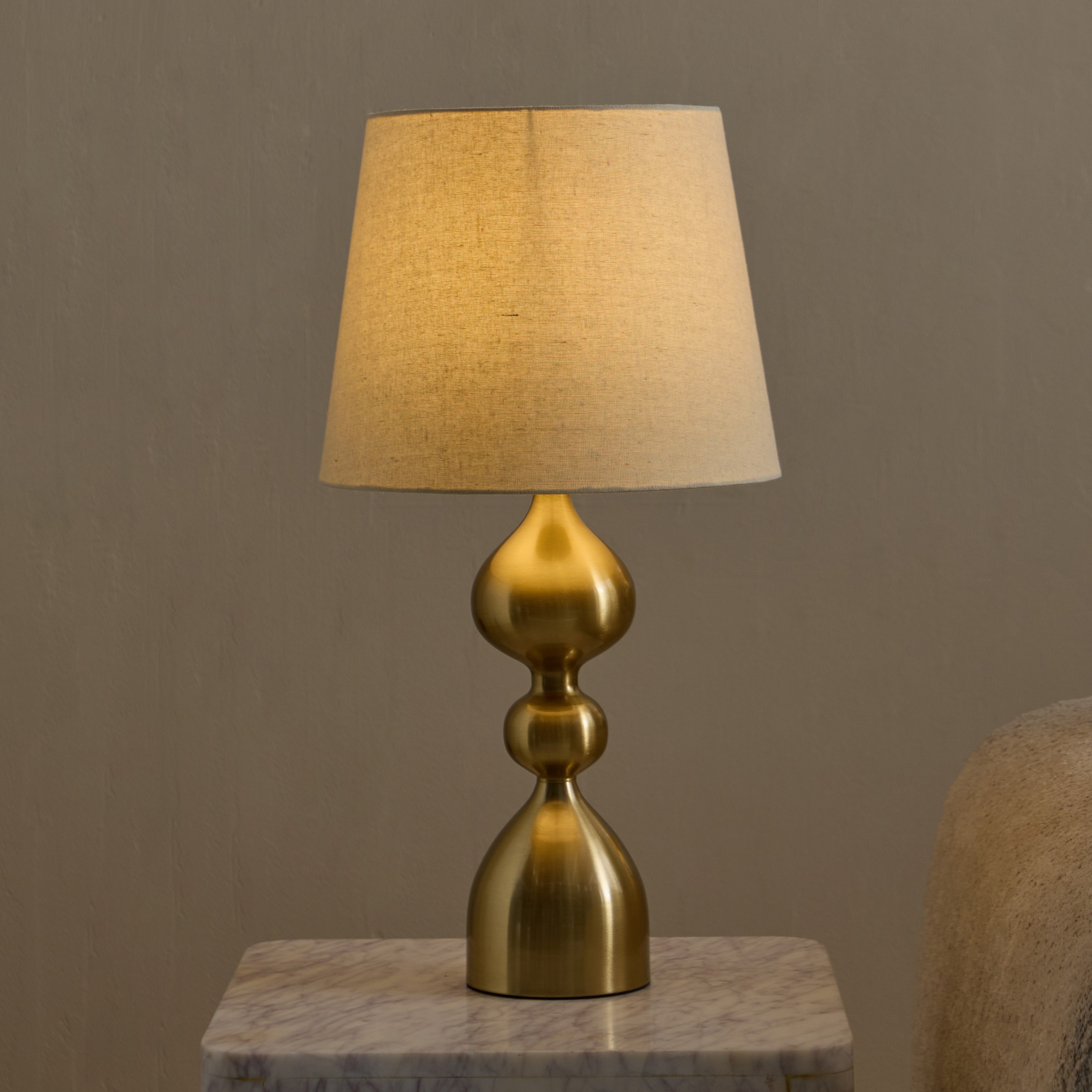 مصباح طاولة معدن متين مع غطاء كتان من بليث - 30x57 سم-hbxlivingroom-lighting-tablelamps-image-2